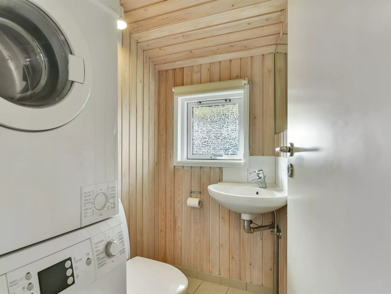 "Hjalmar" - 400m from the sea-Binnen