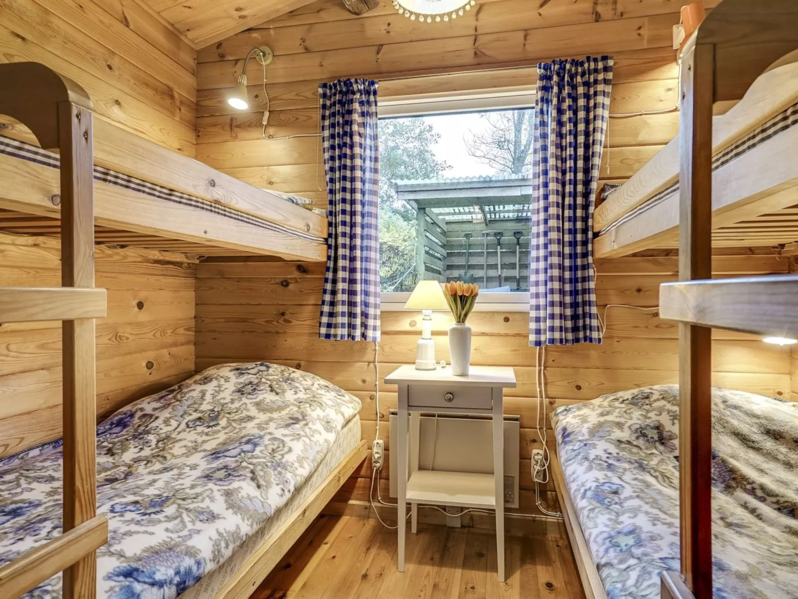 "Artur" - 1.5km from the sea-Binnen