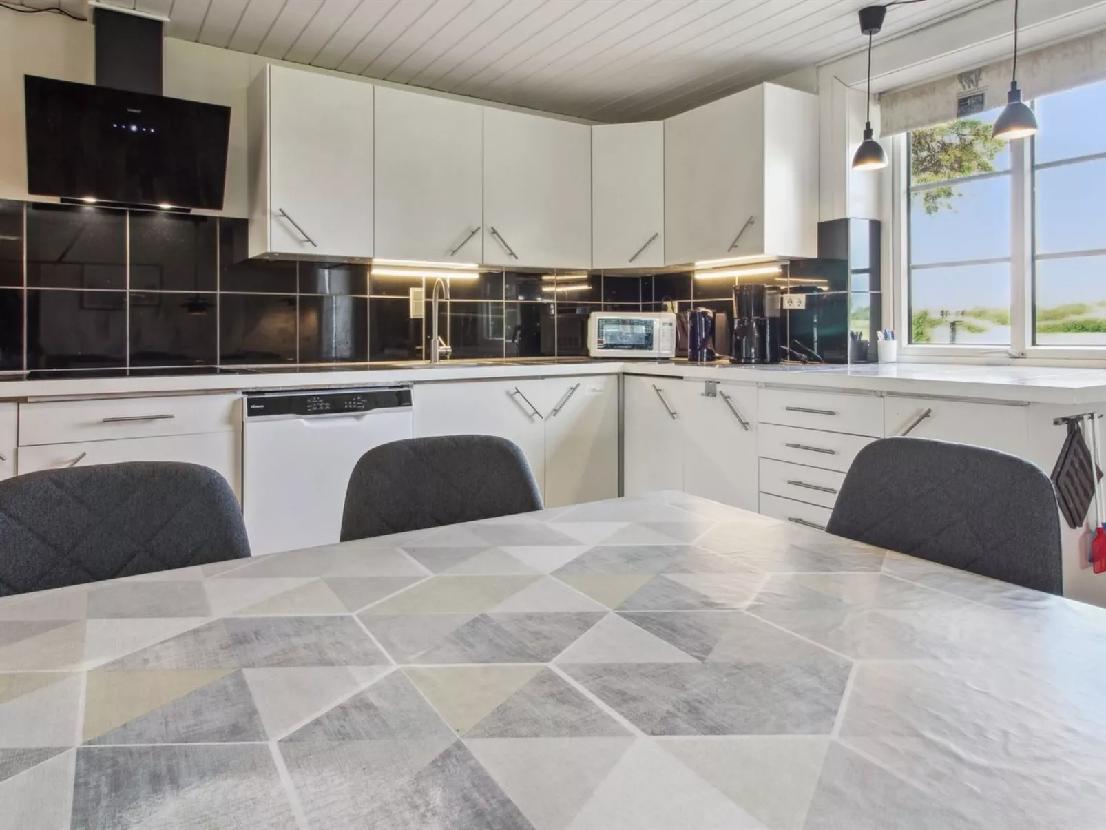 "Øvli" - 3.8km from the sea-Binnen