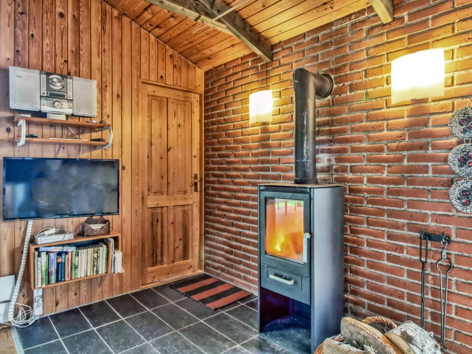 "Conradine" - 500m from the sea-Binnen