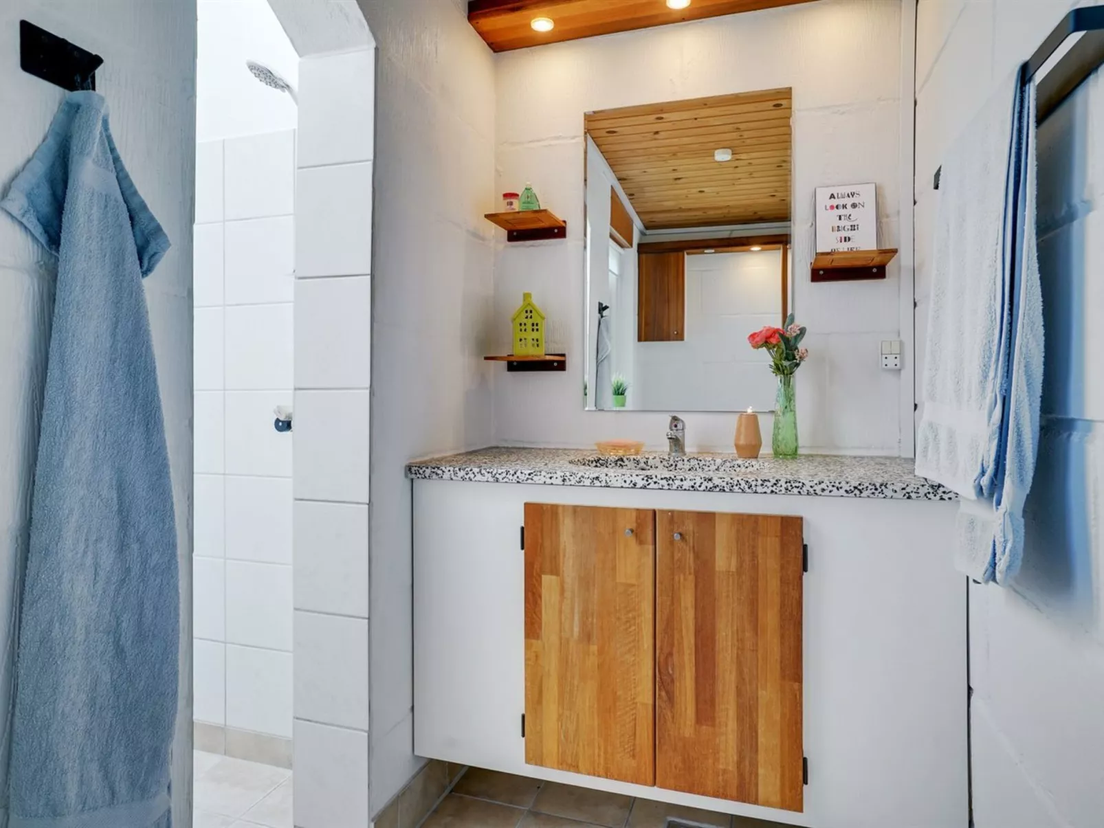 "Guthrik" - 900m from the sea-Binnen