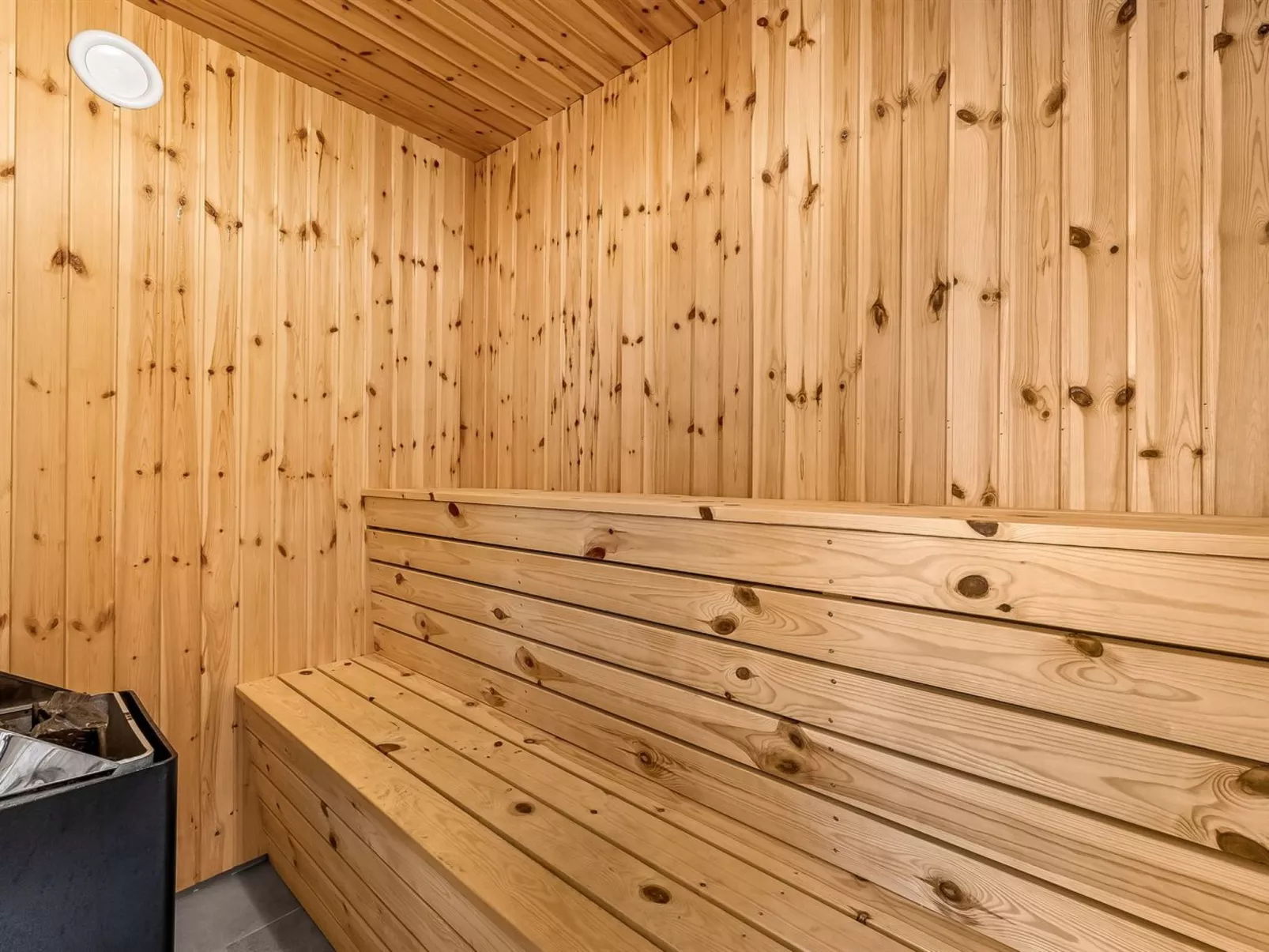 "Niesina" -  from the sea-Binnen