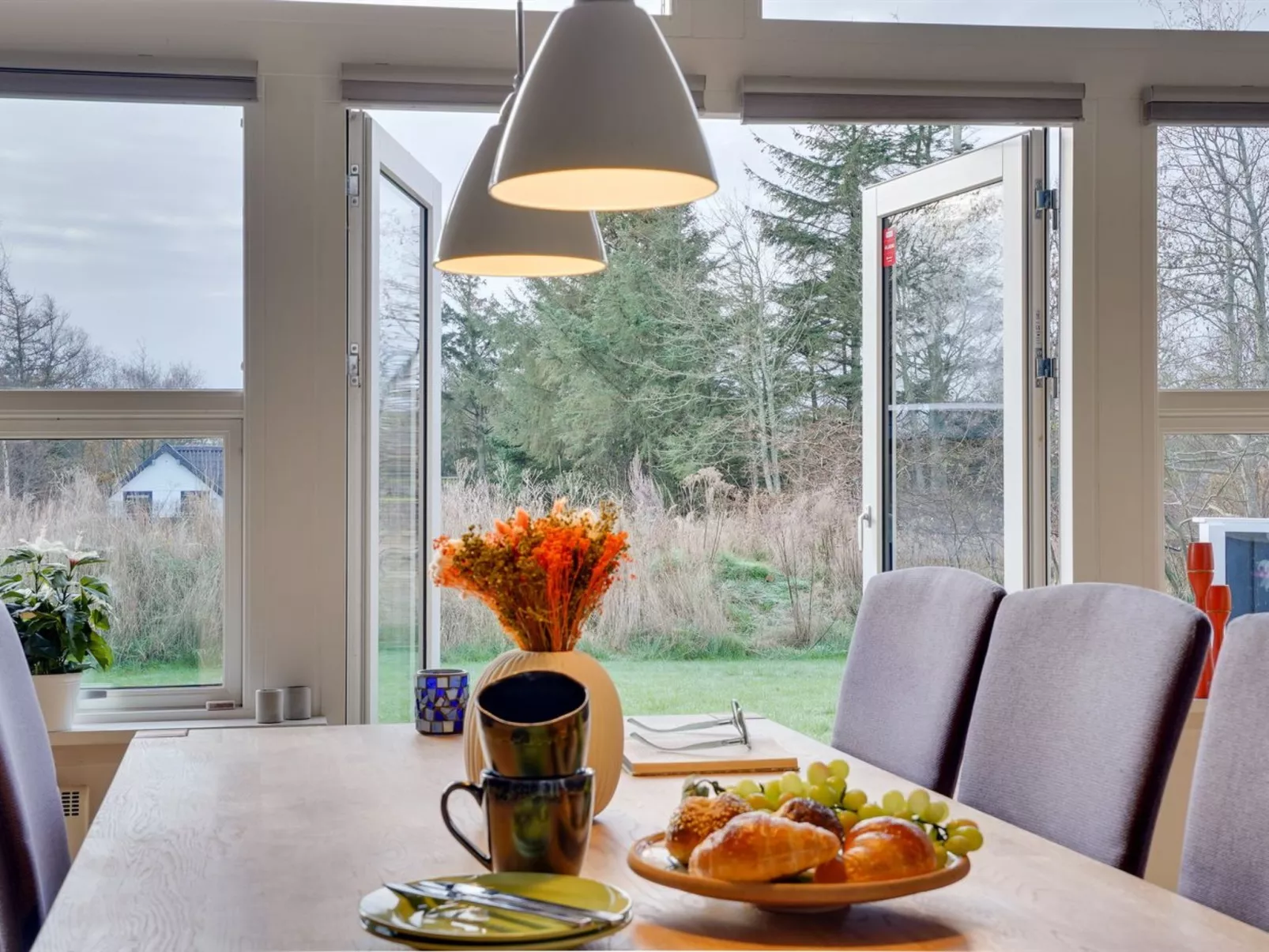 "Daina" - 400m to the fjord-Binnen