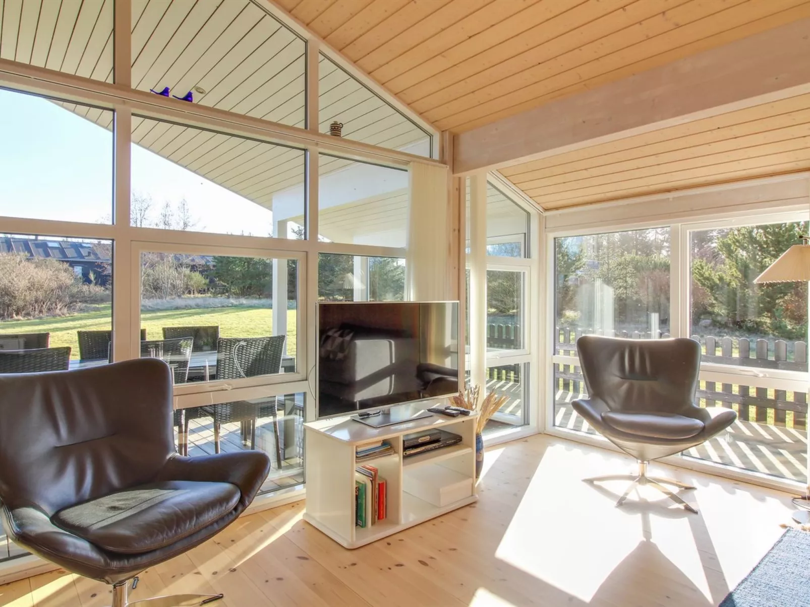 "Nynke" - 600m from the sea-Binnen