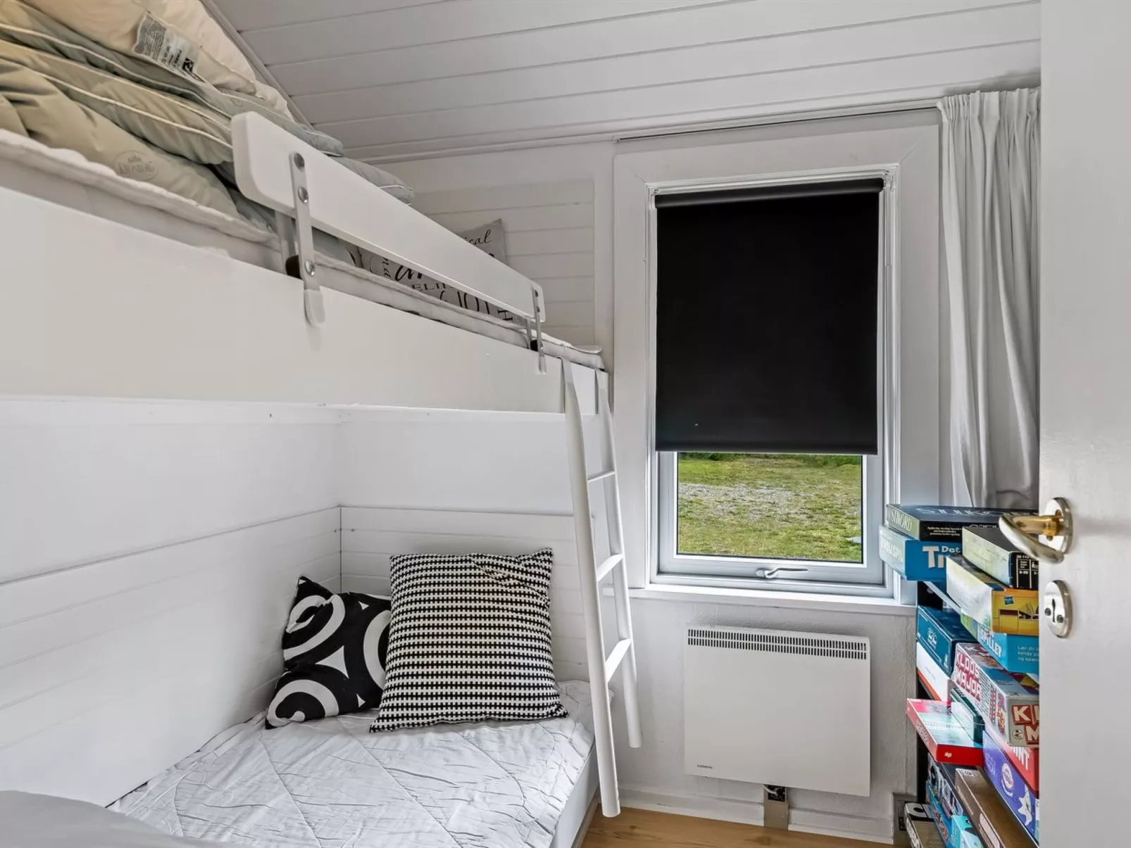 "Stina" - 250m from the sea-Binnen