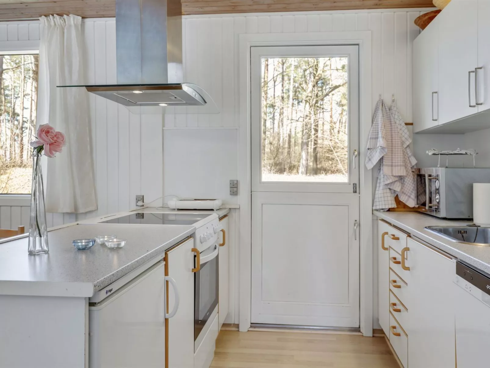 "Mikkelina" - 700m from the sea-Binnen