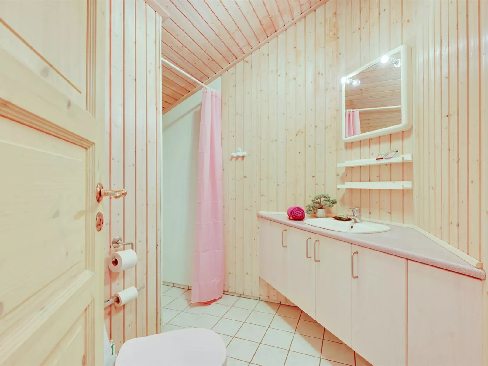 "Landuin" - 230m from the sea-Binnen