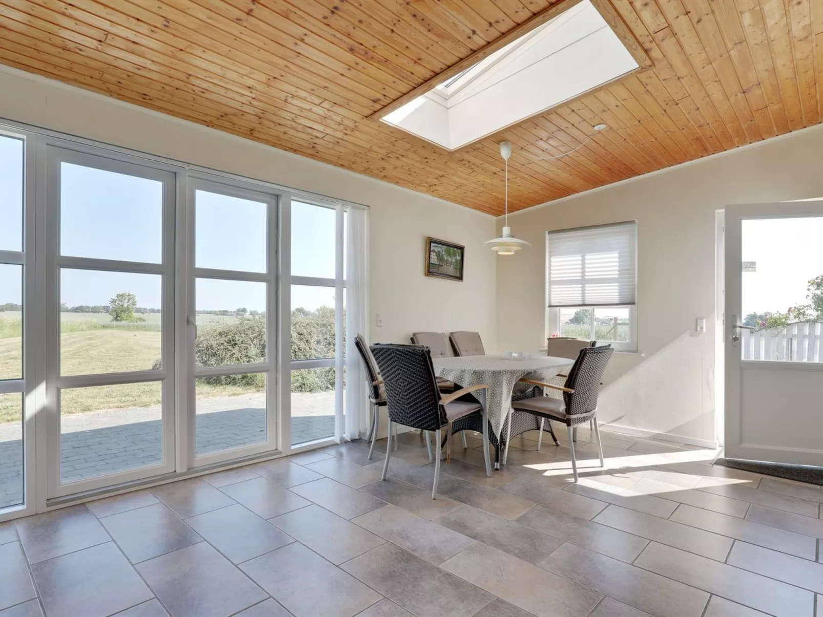 "Nilia" - 3.5km from the sea-Binnen