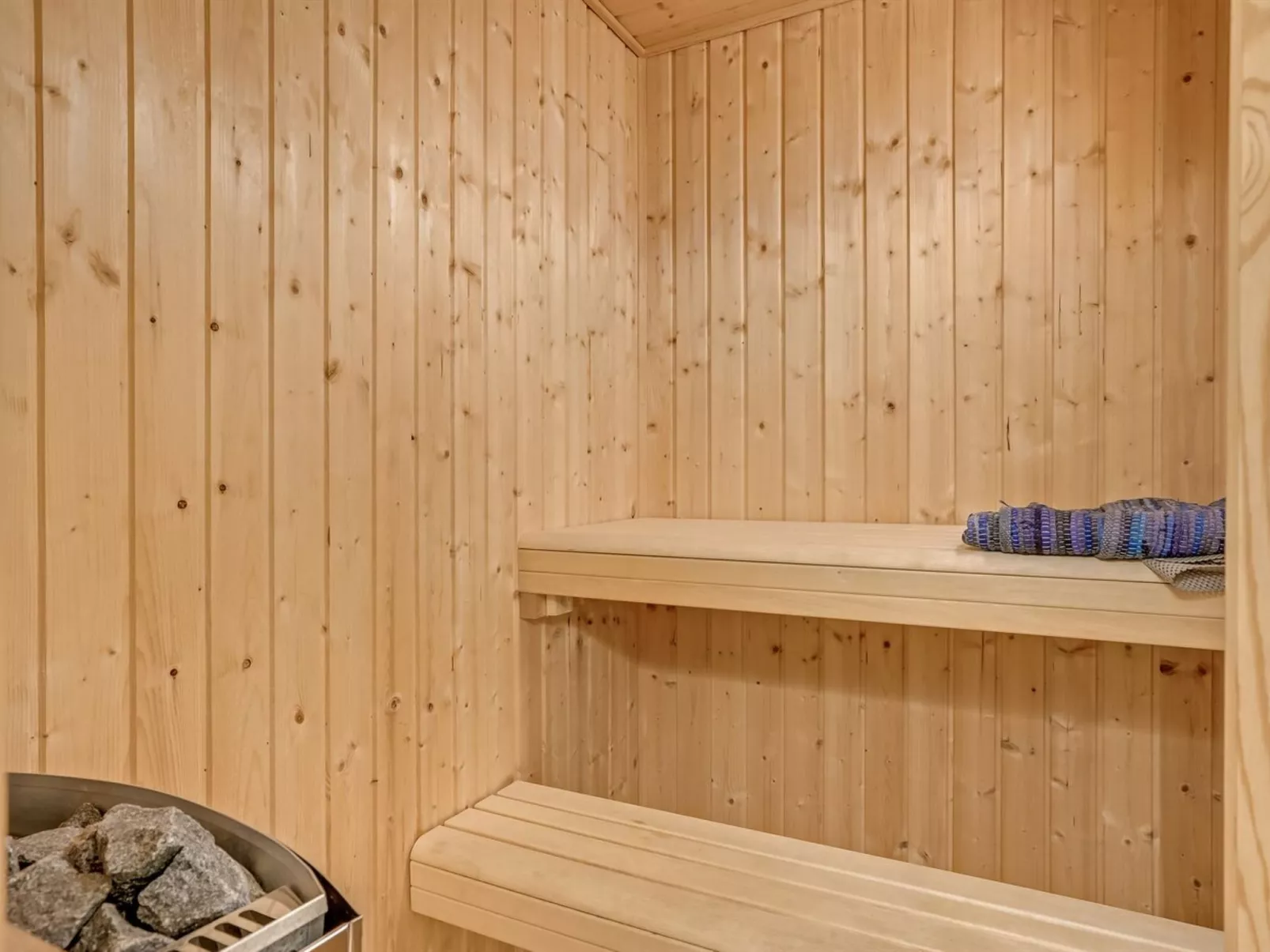 "Jannike" - 100m from the sea-Binnen