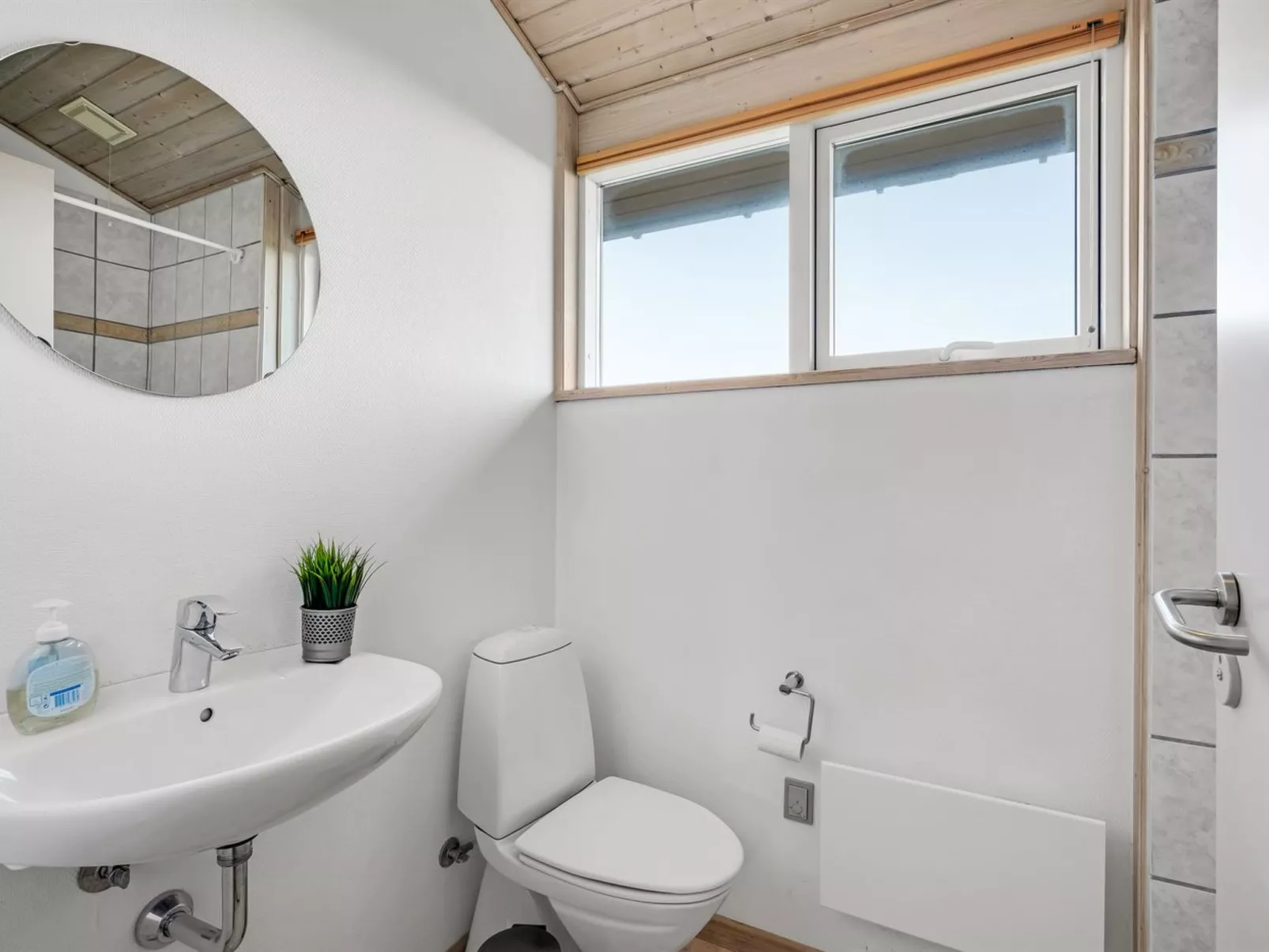 "Jolanta" - 250m from the sea-Binnen