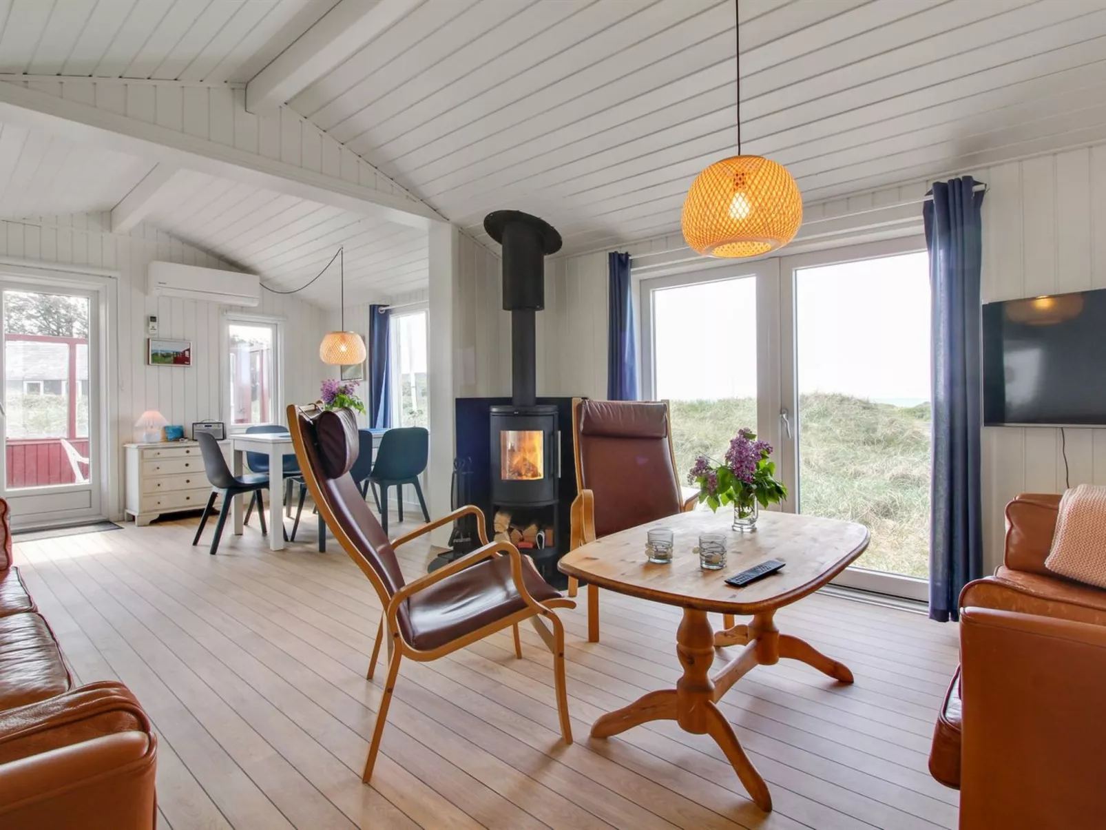 "Marius" - 200m from the sea-Binnen