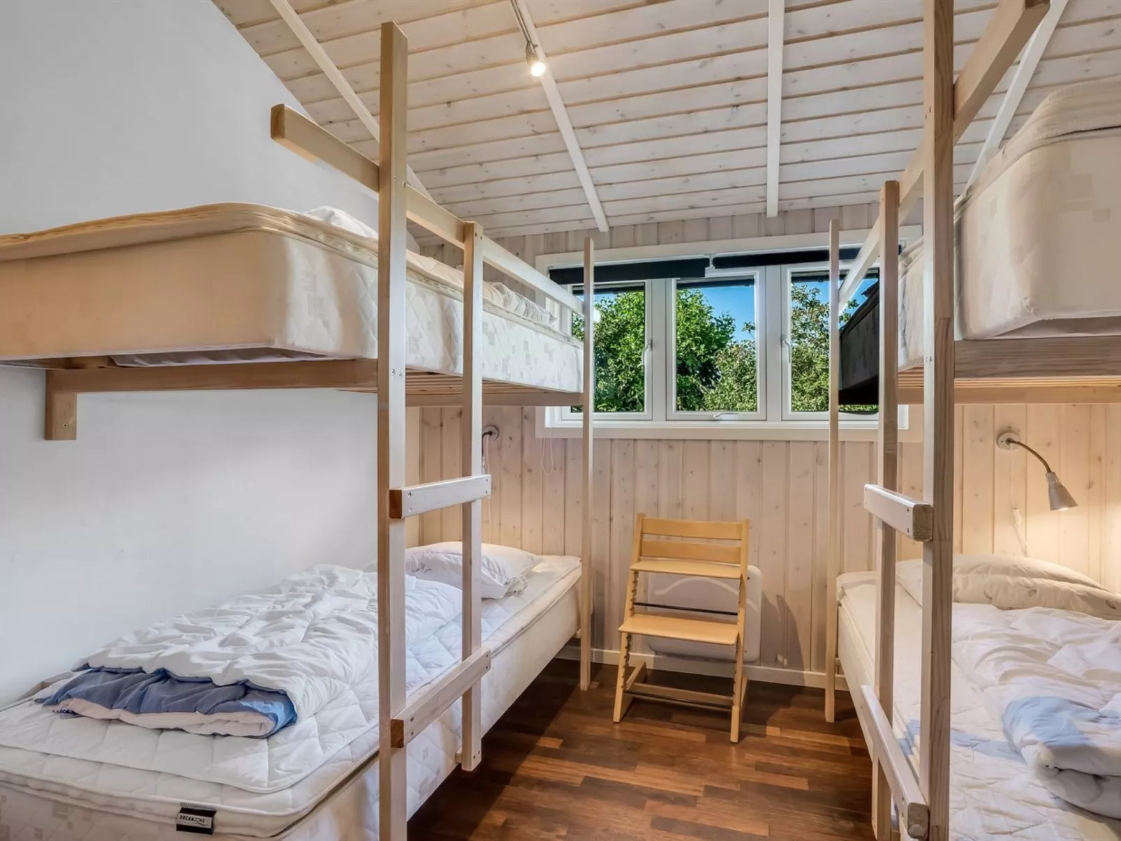 "Eljas" - 200m to the fjord-Binnen