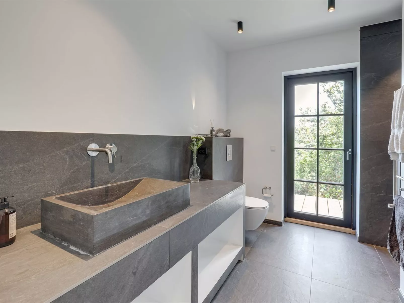 "Thormoth" - 200m from the sea-Binnen