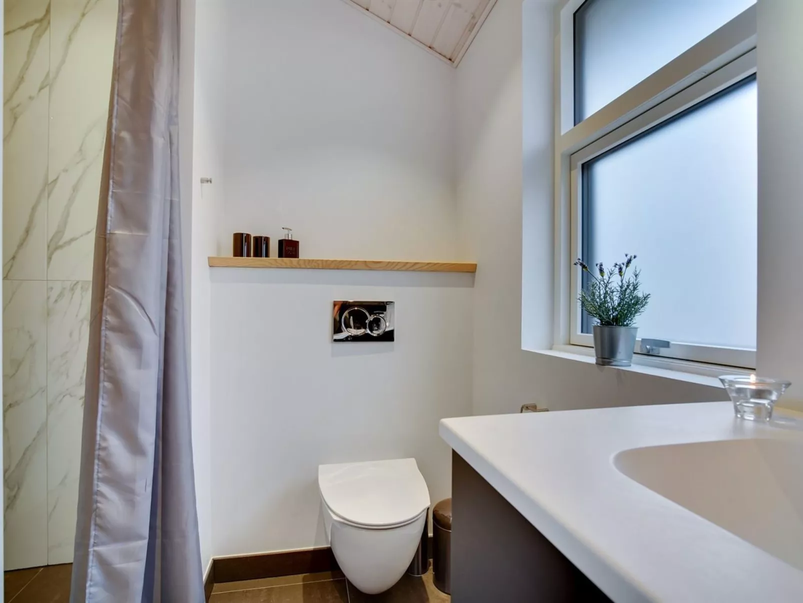 "Amitola" - 700m from the sea-Binnen