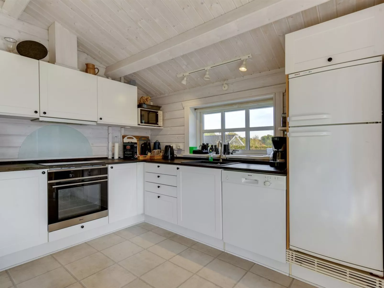 "Ruusu" - 300m from the sea-Binnen