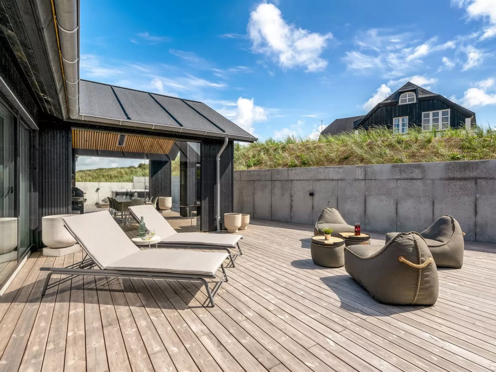 "Maximiliane" -  from the sea-Buiten