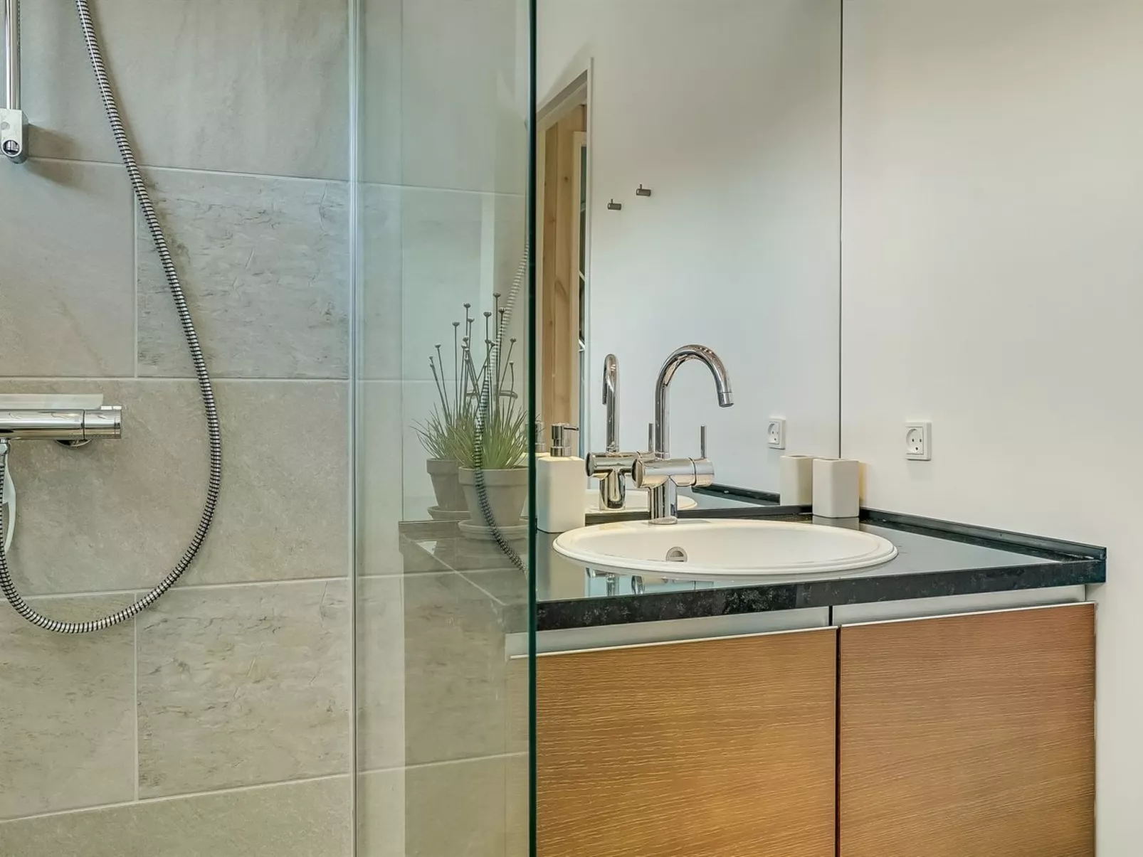 "Ilmarinen" - 561m from the sea-Binnen