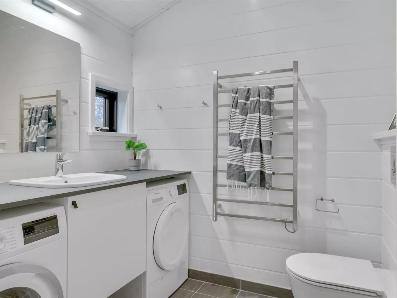 "Ilvy" - 850m from the sea-Binnen