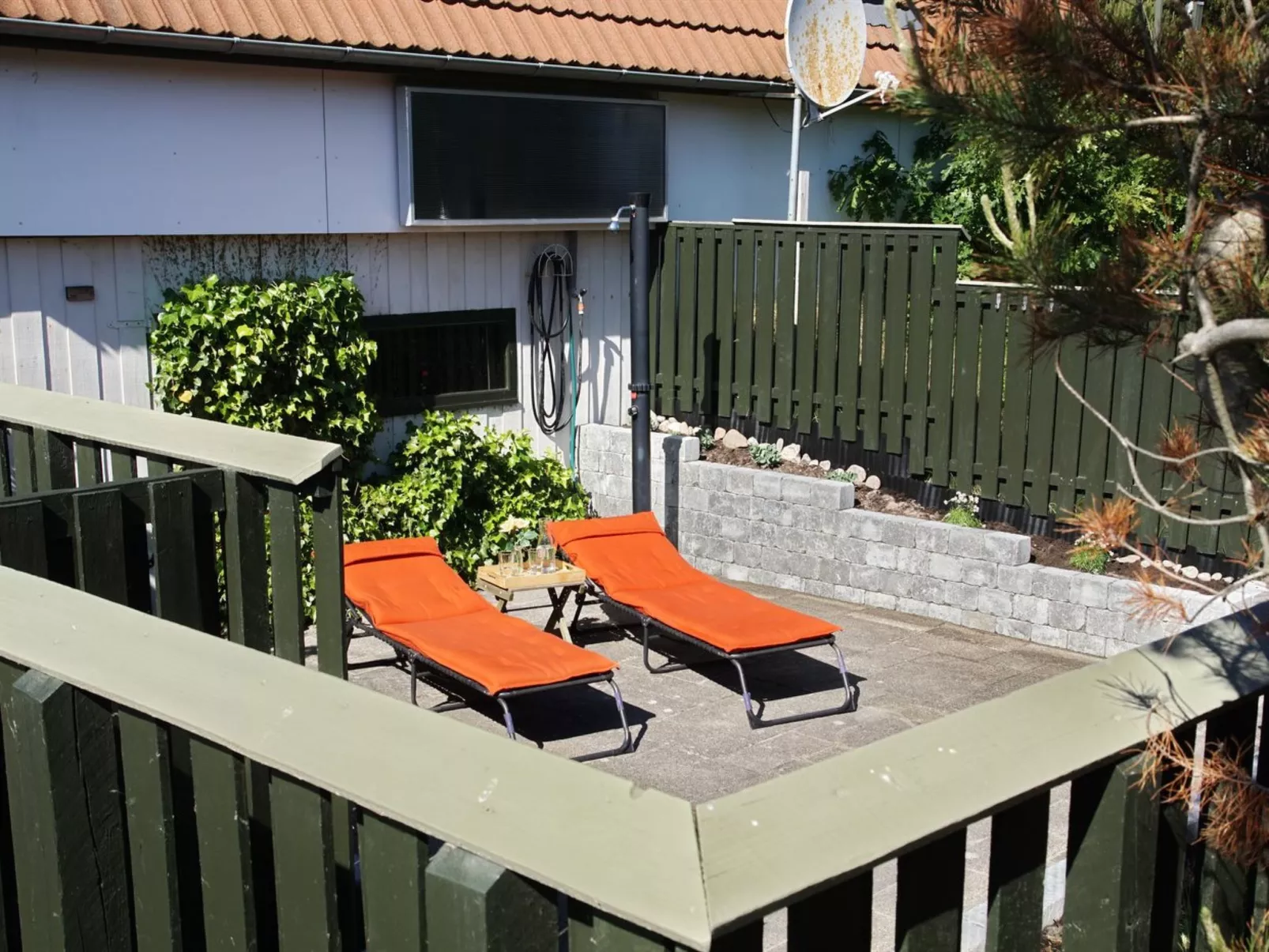 "Ariana" - 150m from the sea-Buiten