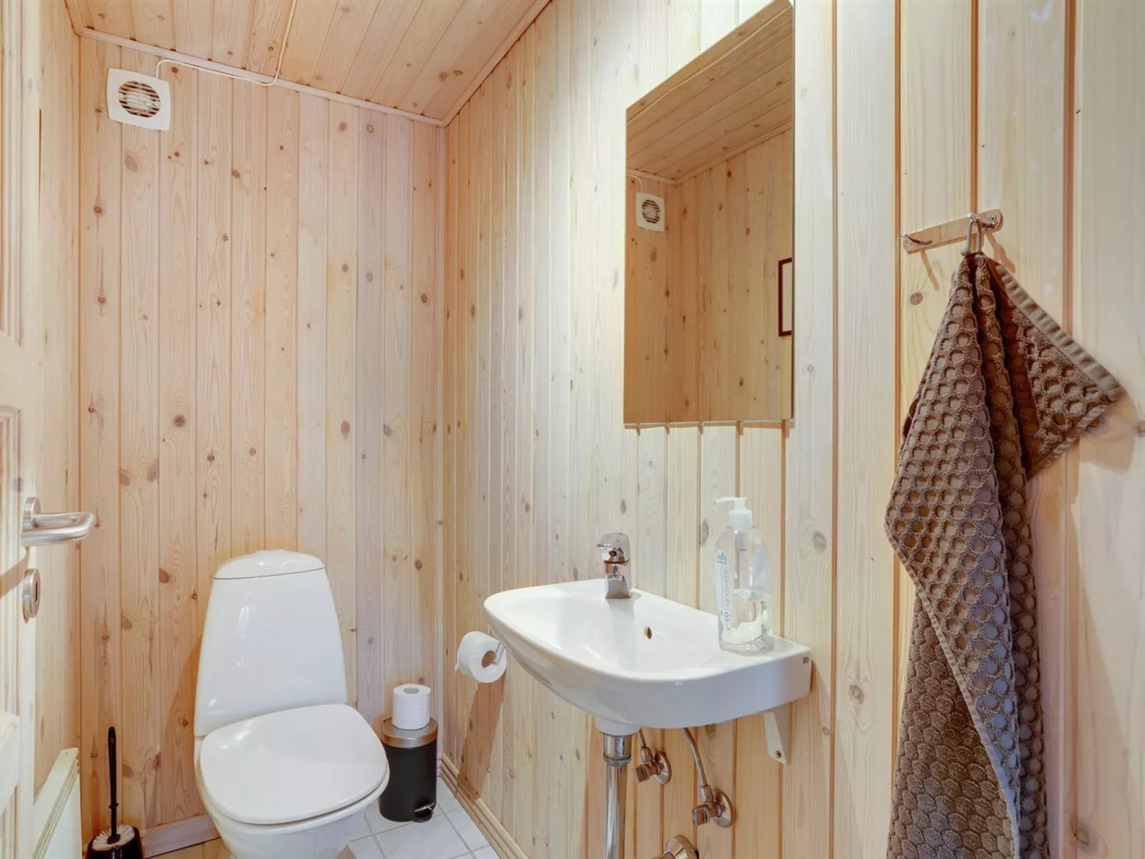 "Melanie" - 950m from the sea-Binnen