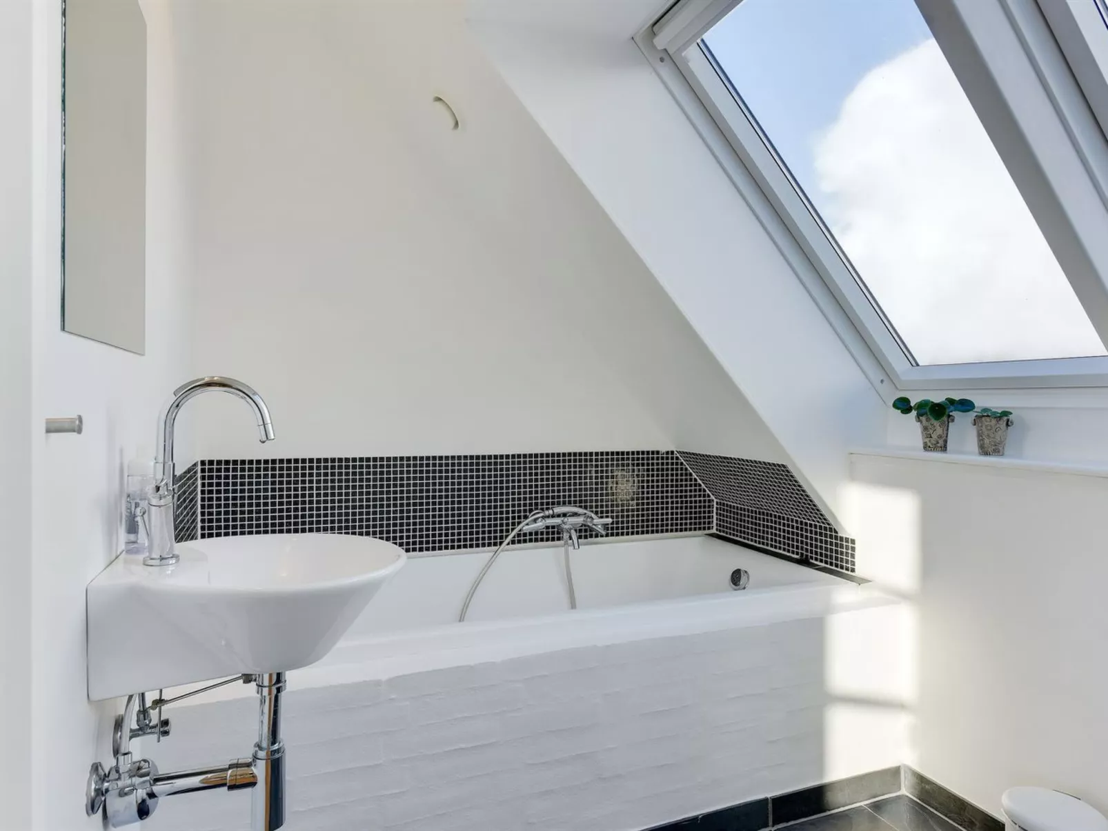 "Pelagija" - 900m from the sea-Binnen