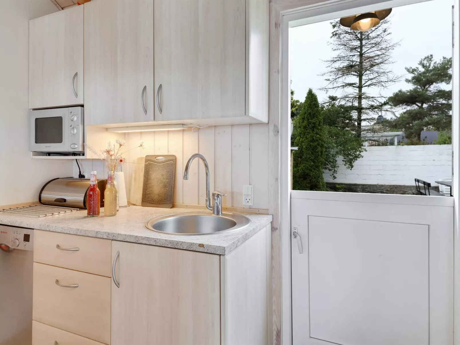 "Bilal" - 20m from the sea-Binnen