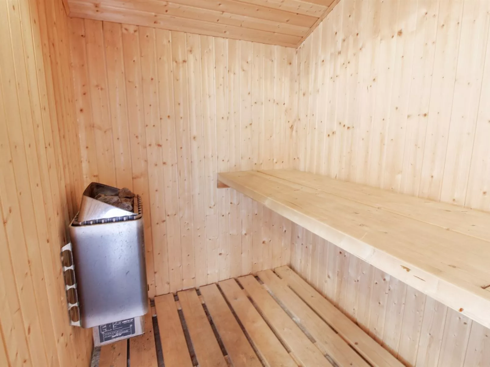 "Babo" -  from the sea-Binnen