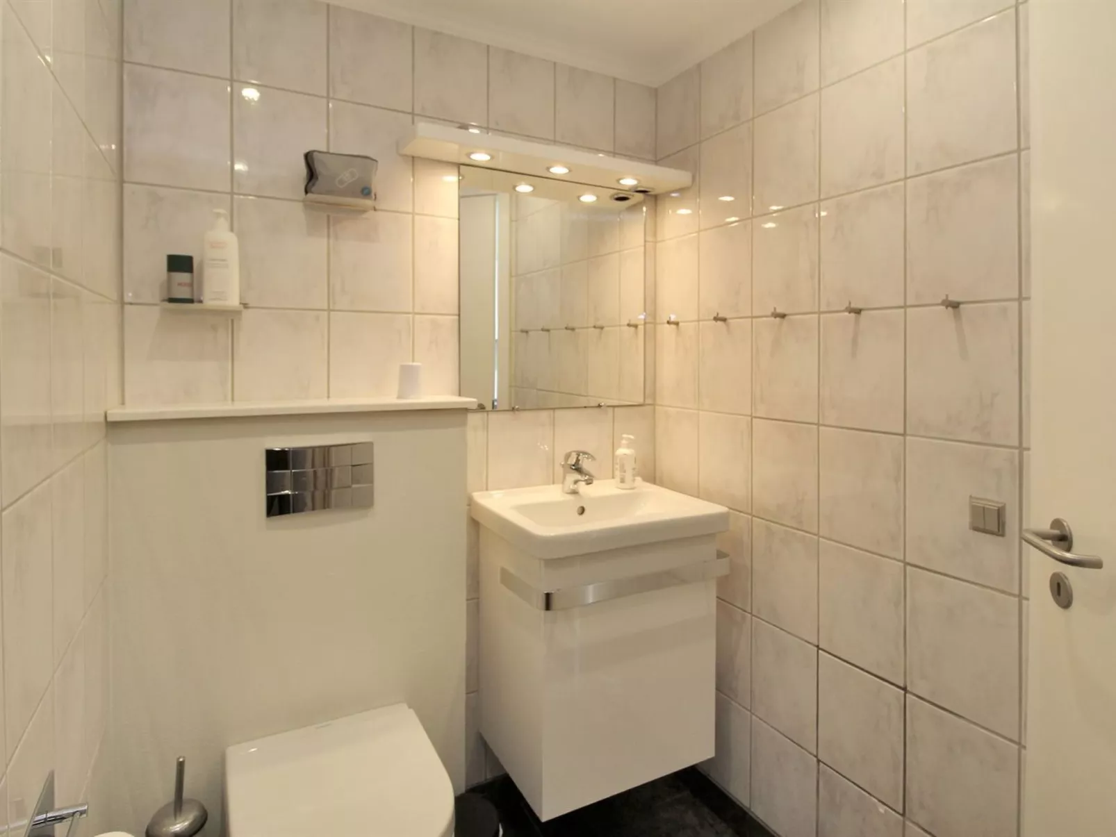 "Lenaya" - 75m from the sea-Binnen