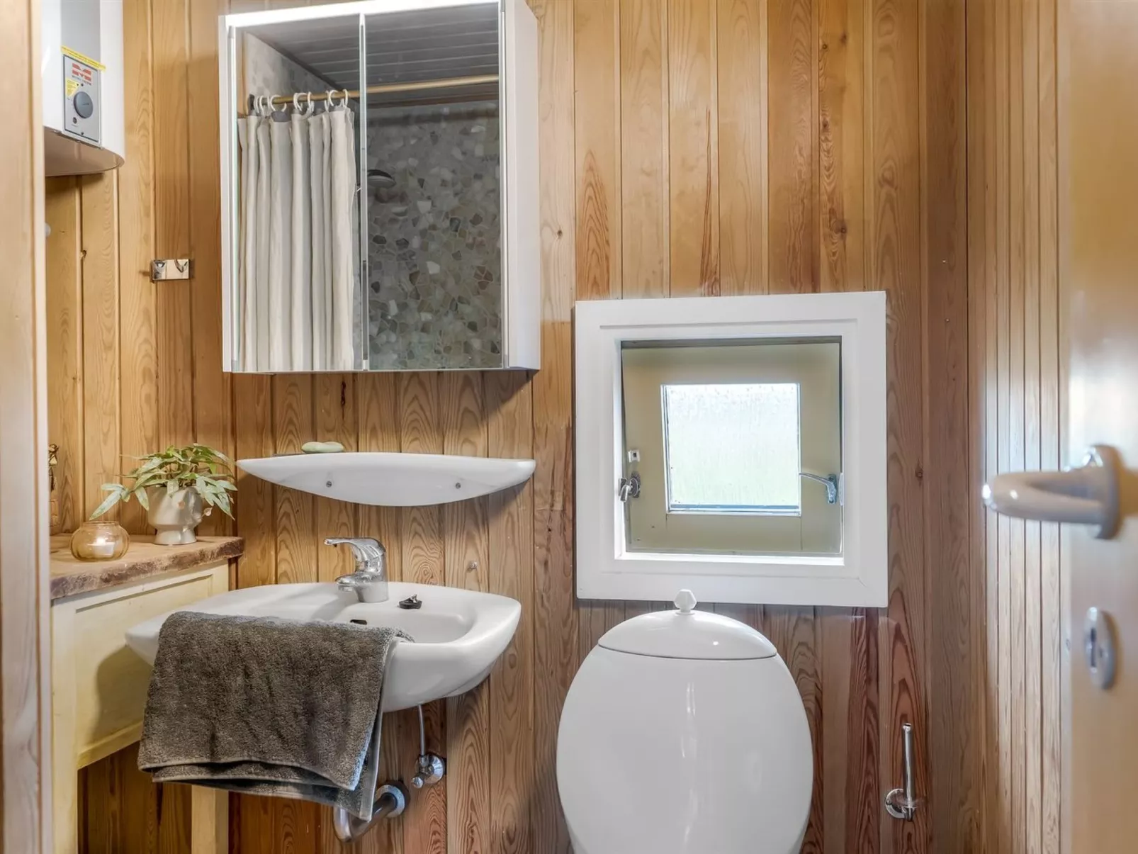 "Aatu" - 360m from the sea-Binnen