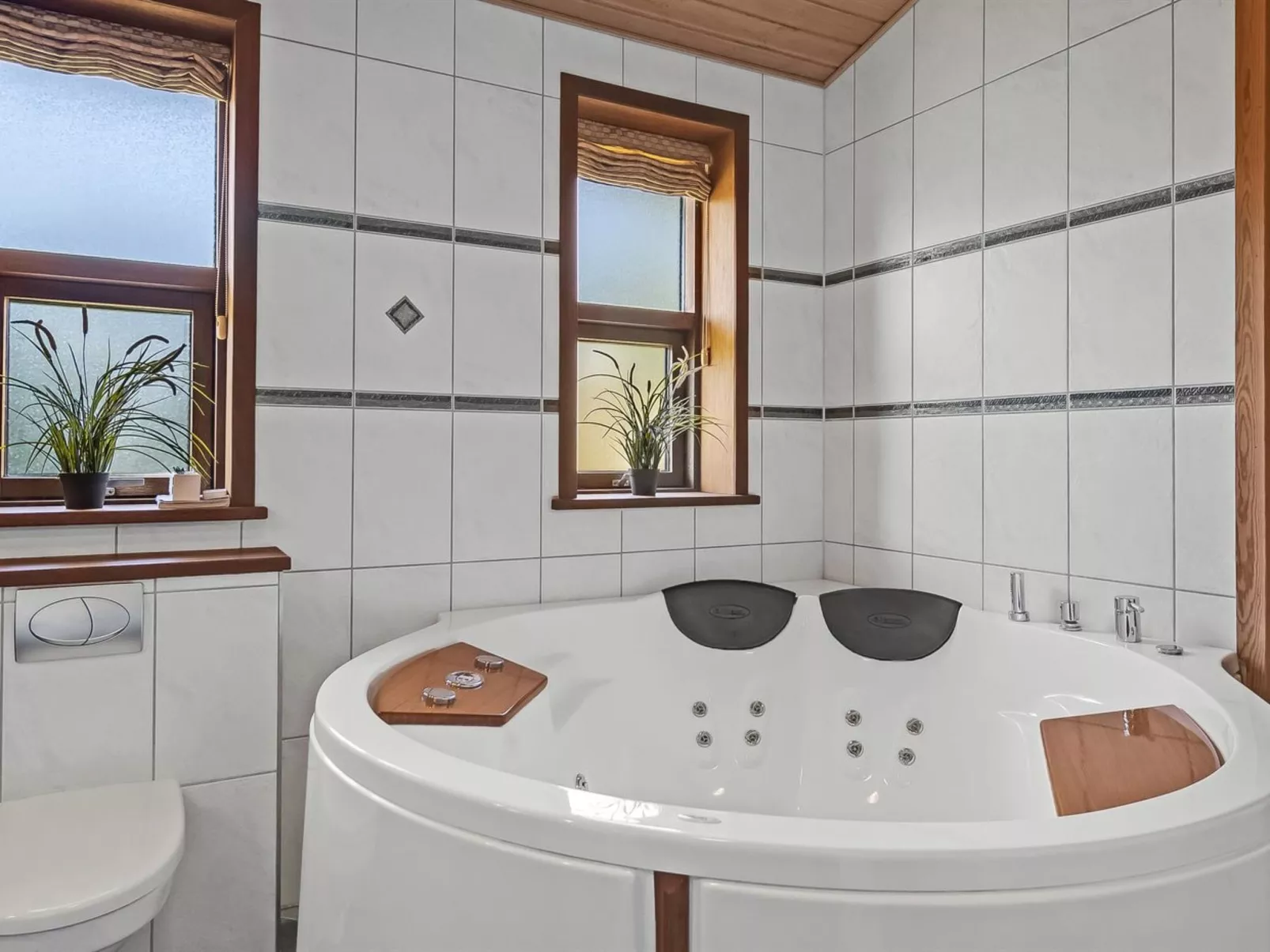 "Amundi" - 3.8km from the sea-Binnen