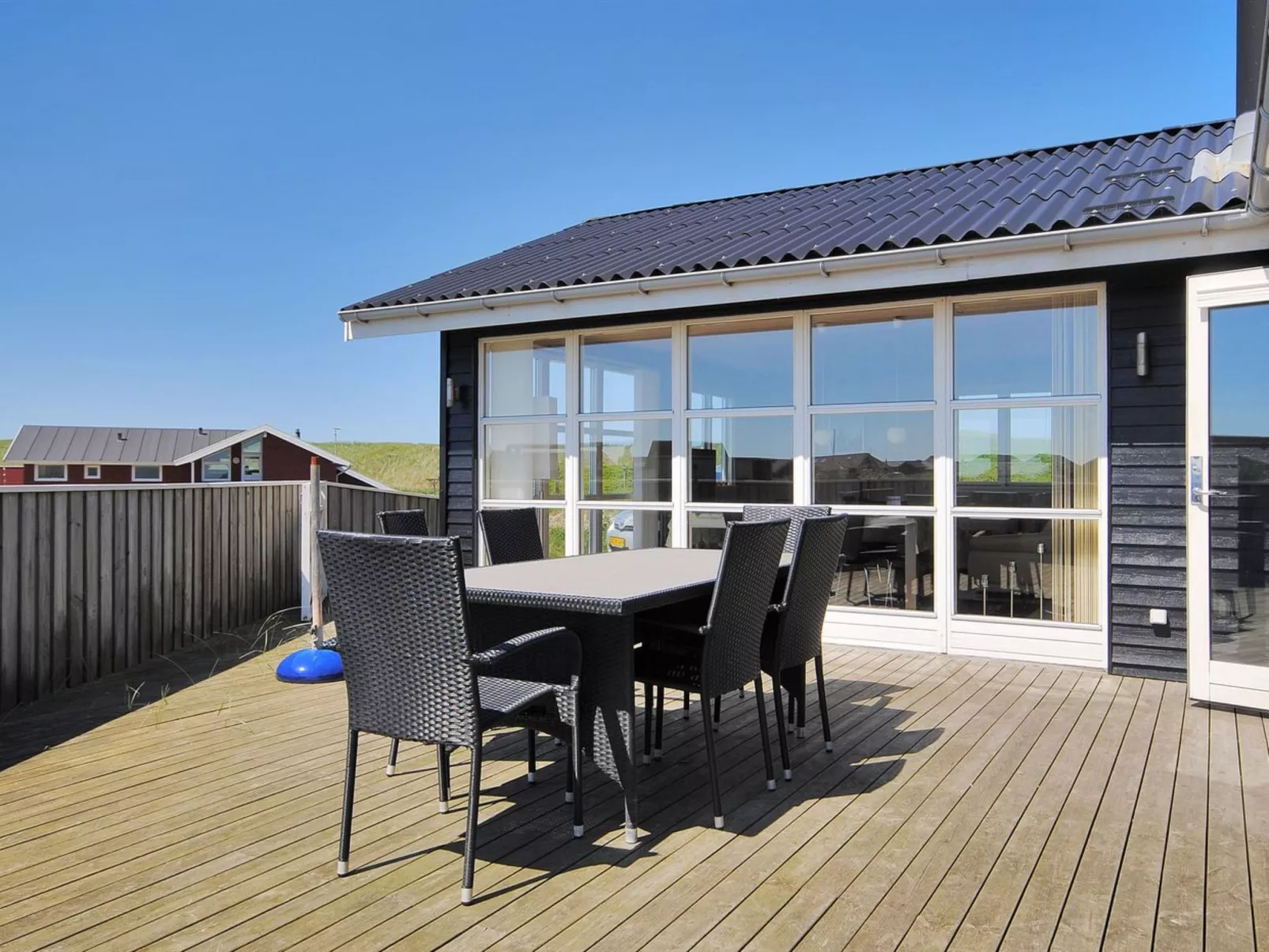 "Ernbiorn" -  from the sea-Buiten