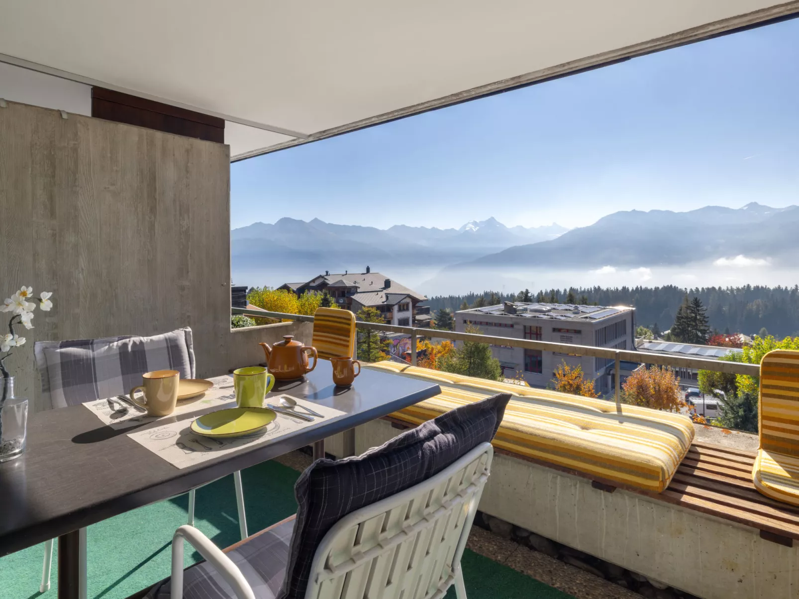 Jeanne D'Arc Apt. A-8-Buiten