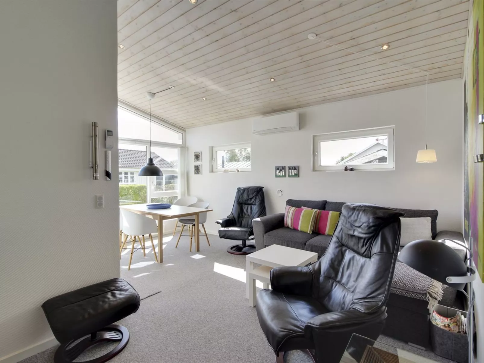 "Emmik" - 150m from the sea-Binnen