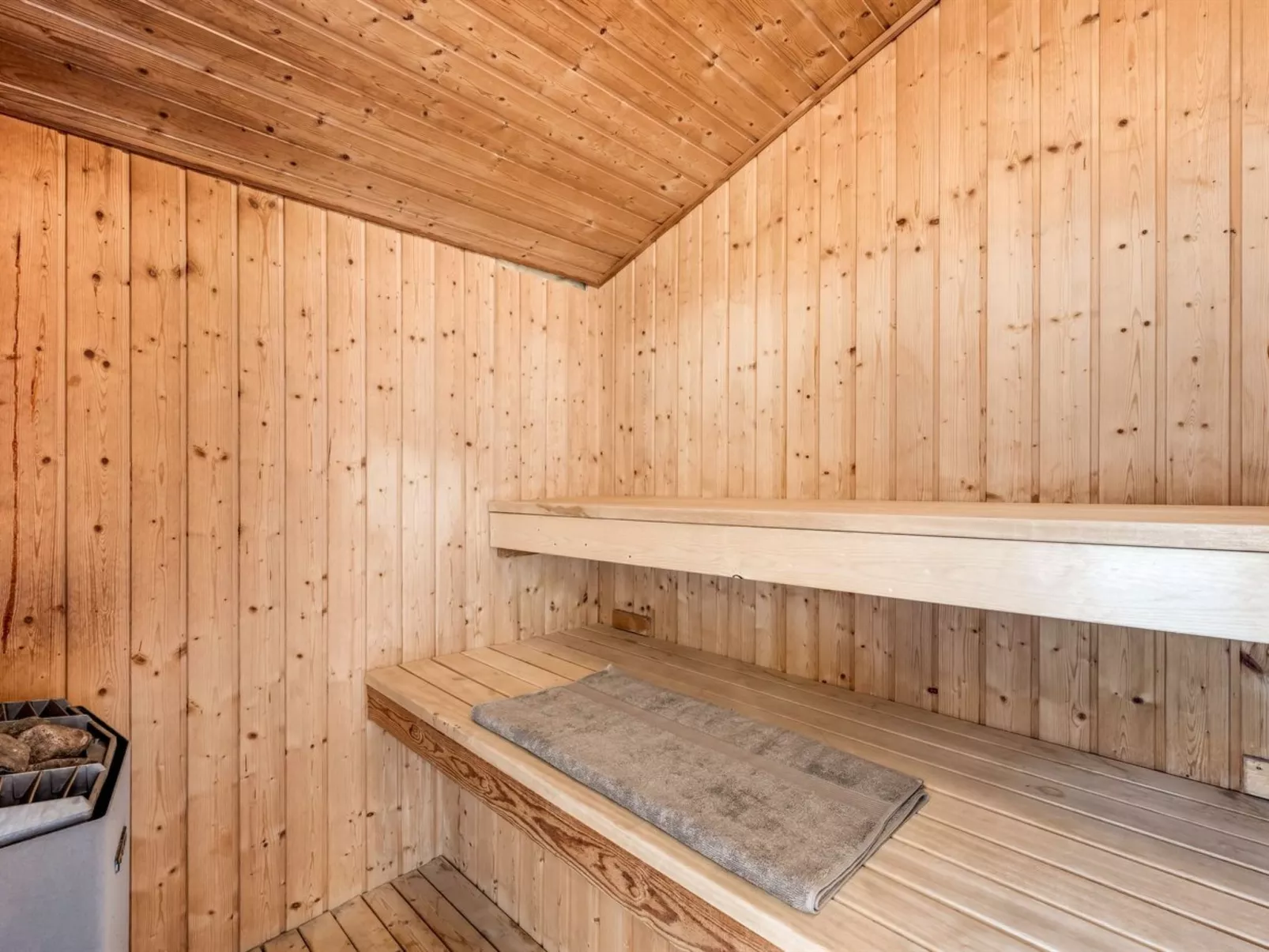 "Andrie" - 800m from the sea-Binnen