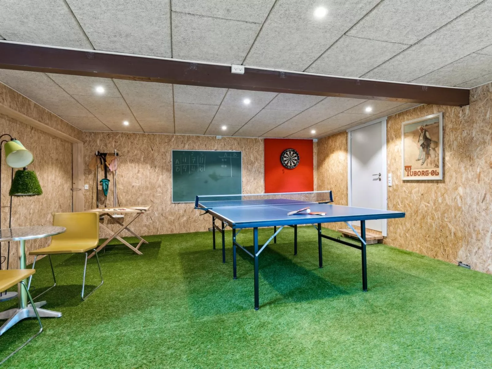 "Ginnie" - 300m from the sea-Binnen