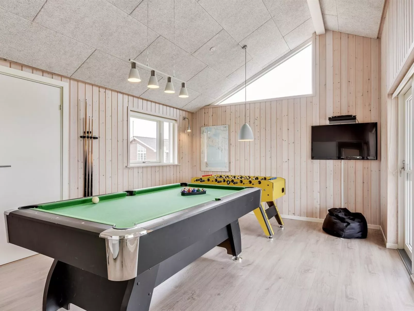 "Luzia" - 1.2km from the sea-Binnen