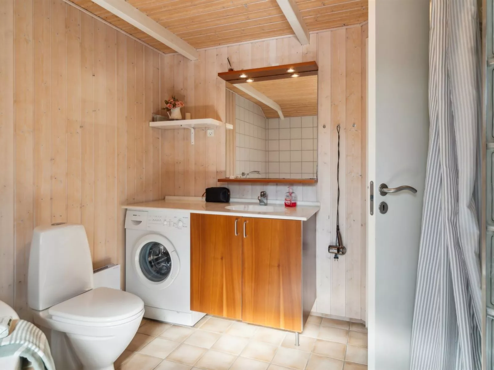 "Amola" - 1.6km from the sea-Binnen