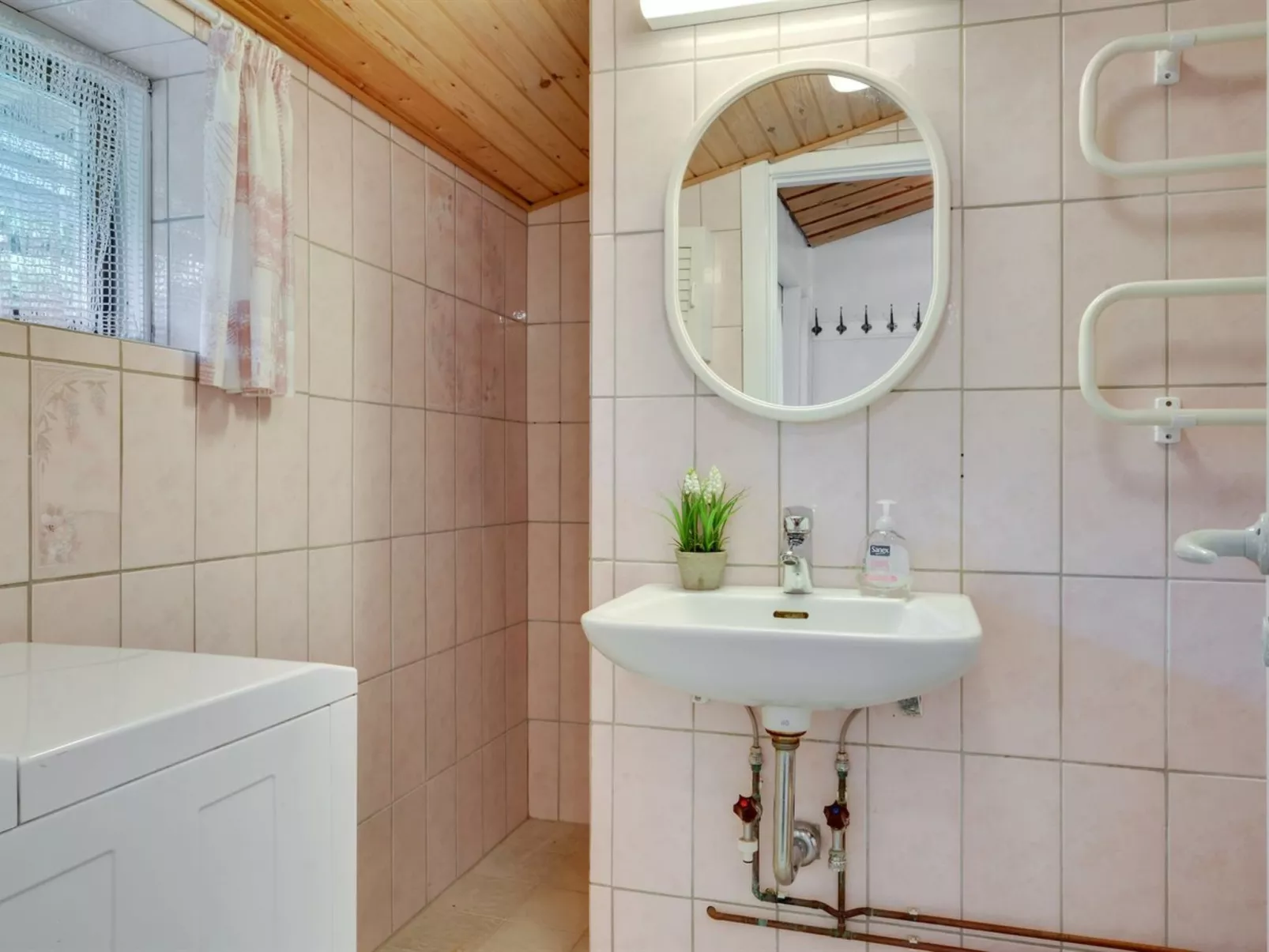 "Arnulf" - 400m from the sea-Binnen