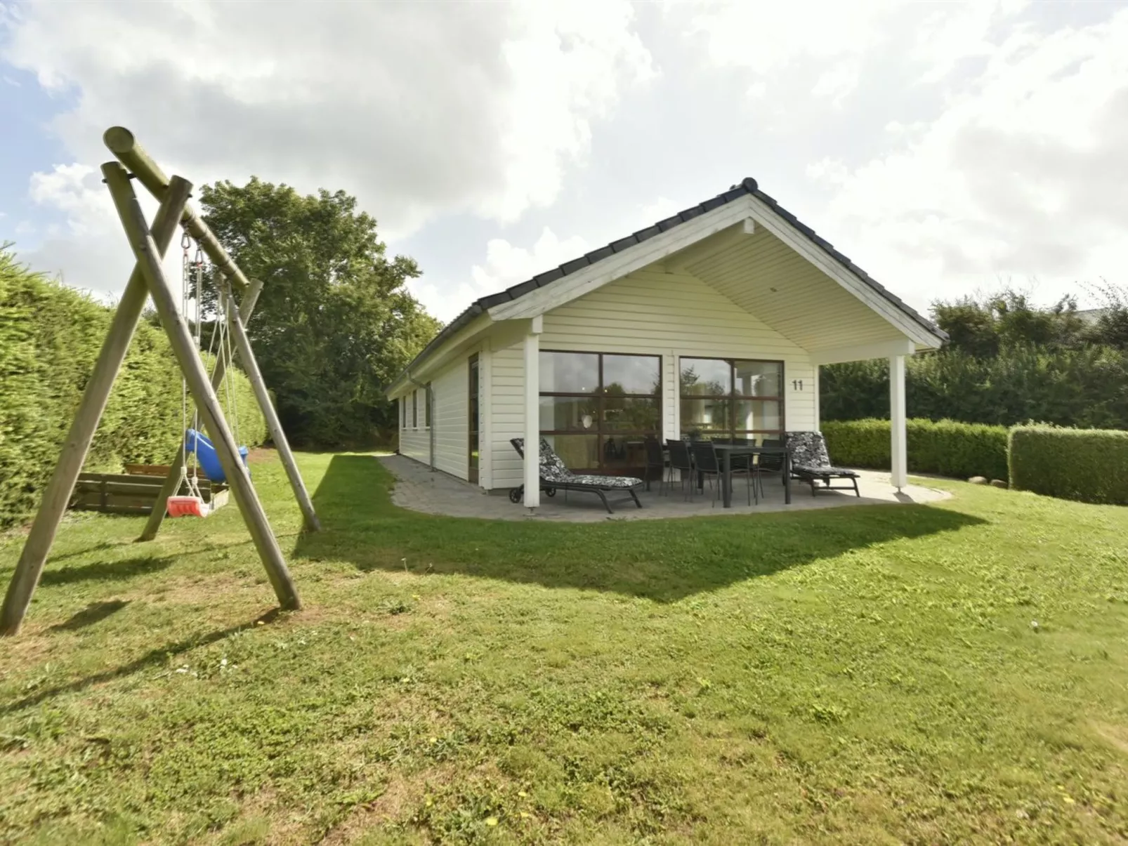 "Kyllikki" - 300m to the fjord-Buiten