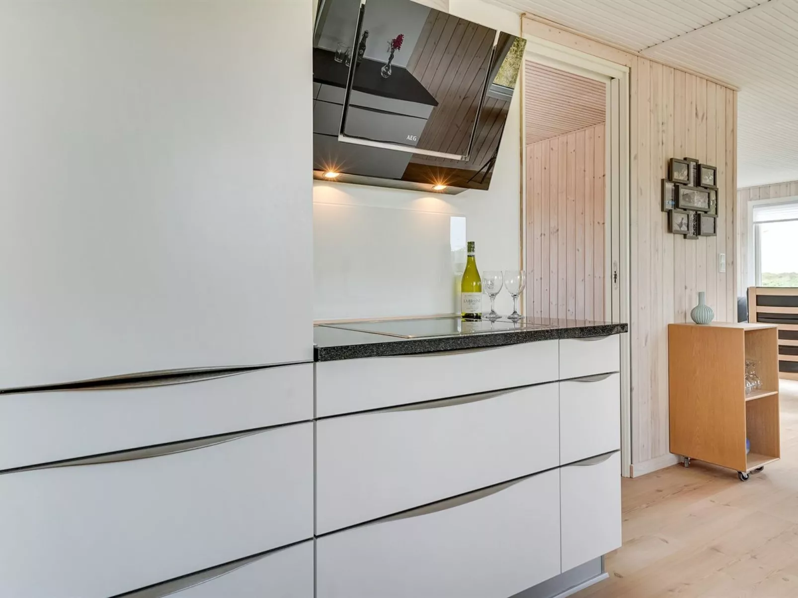 "Kris" - 200m from the sea-Binnen