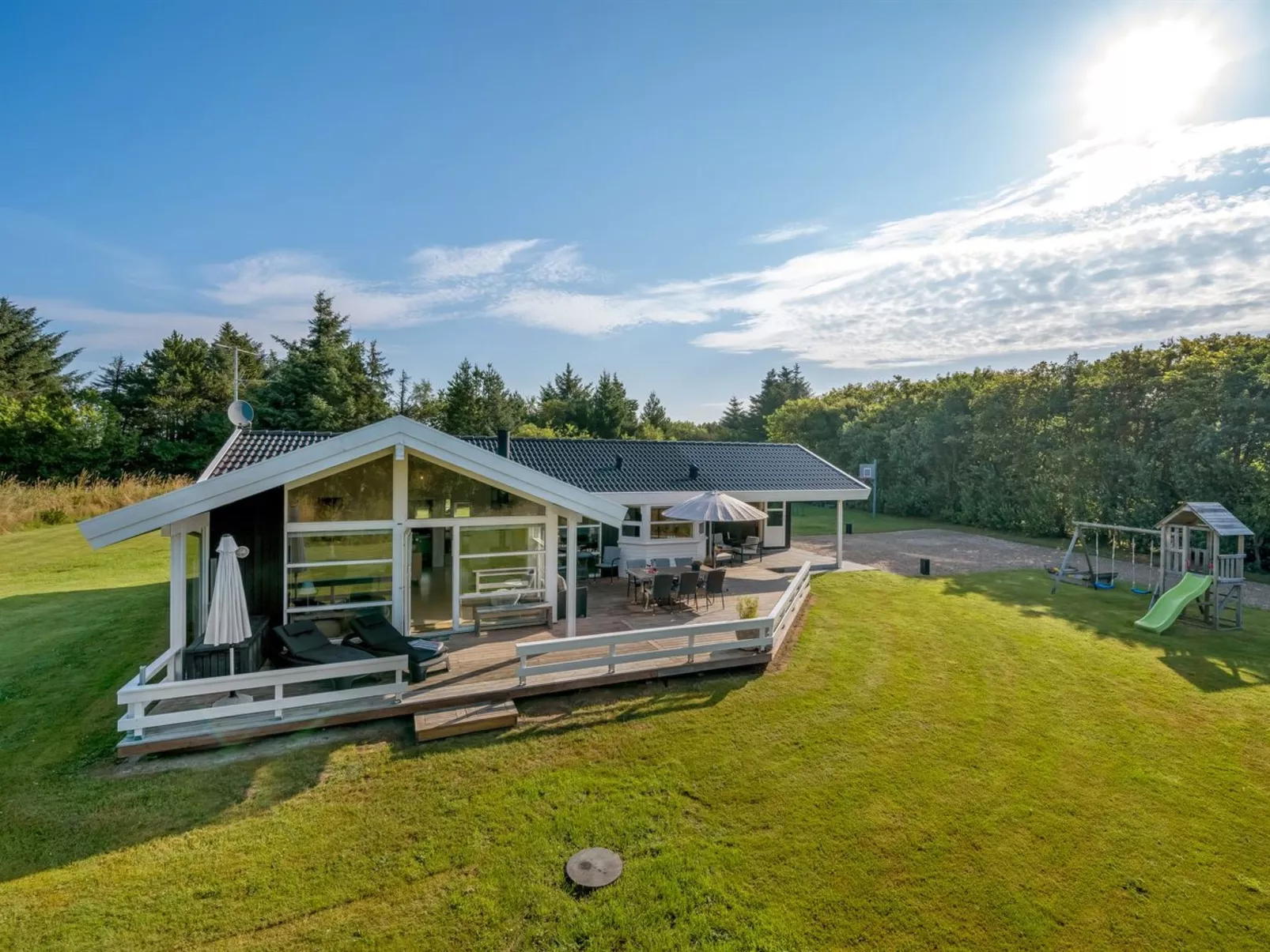 "Sviðandi" - 1.5km from the sea-Buiten