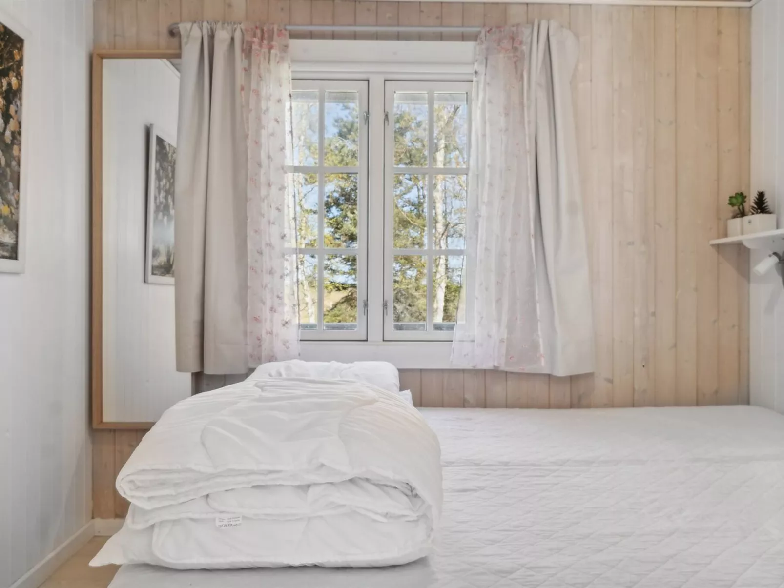 "Arild" - 10m from the sea-Binnen