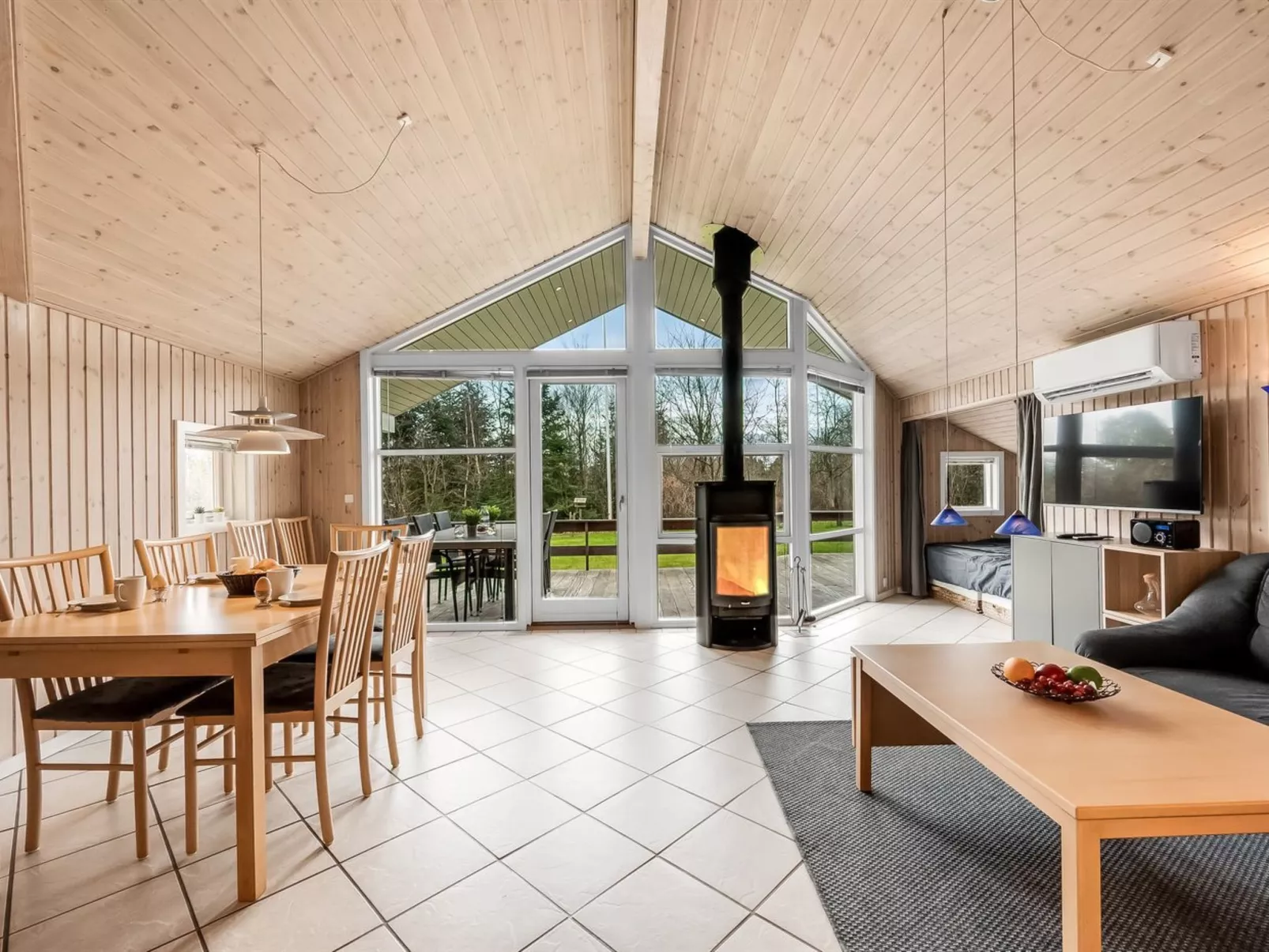 "Sesto" - 300m to the fjord-Binnen