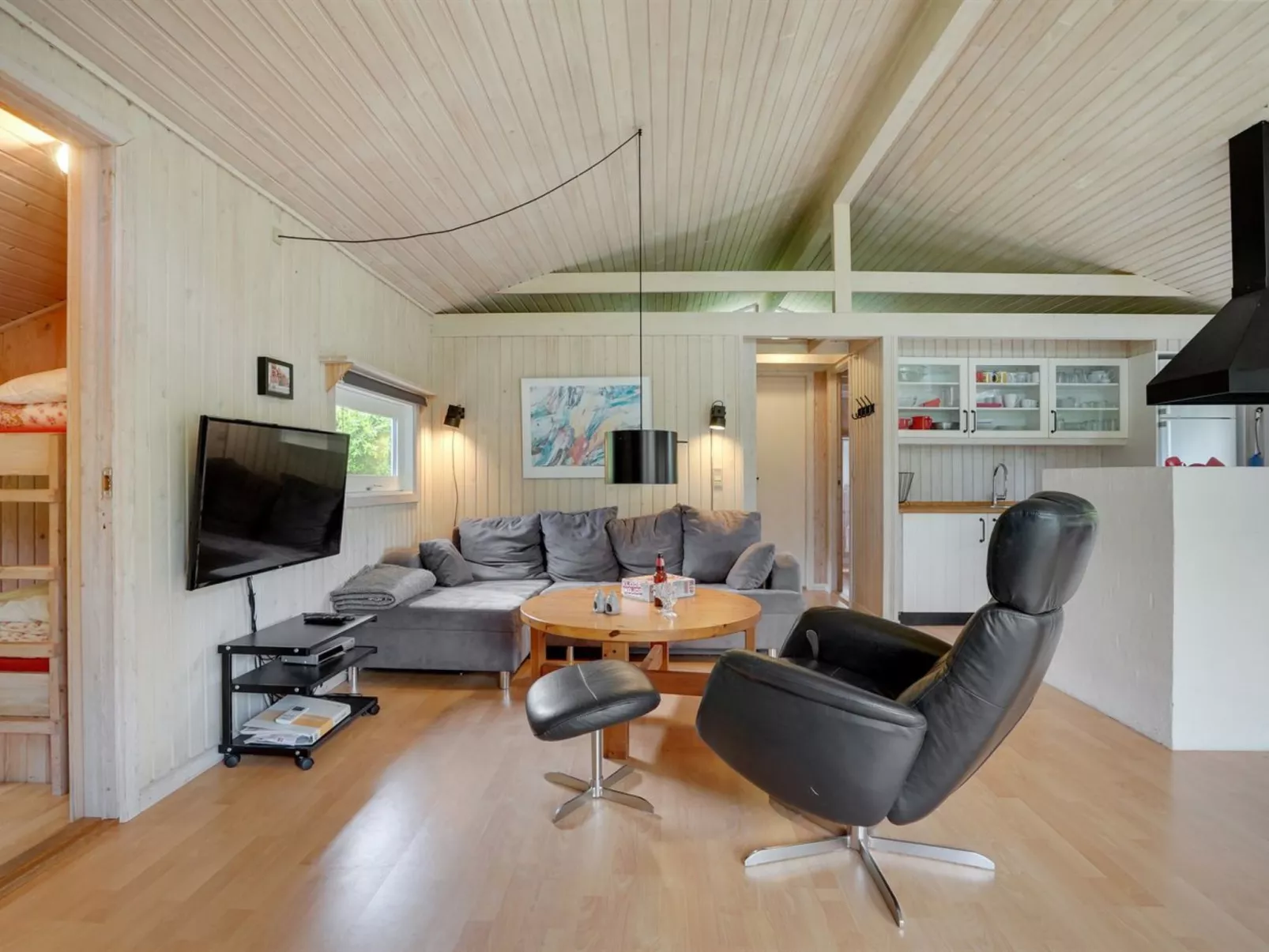 "Evan" - 1.3km from the sea-Binnen