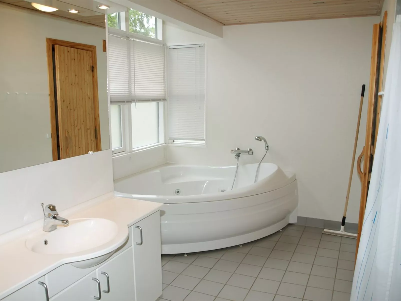 "Dilan" - 600m from the sea-Binnen