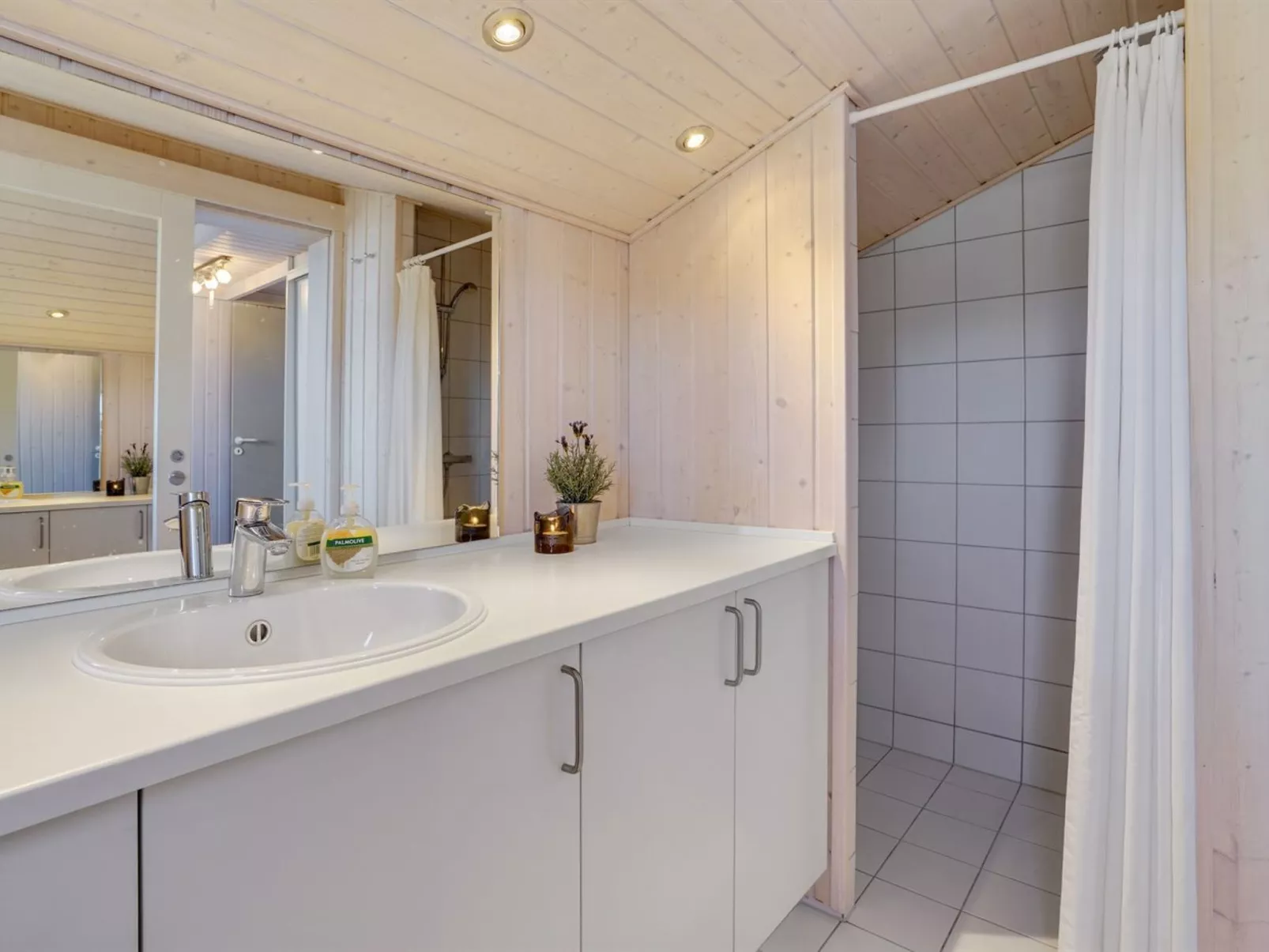 "Fanney" - 100m from the sea-Binnen