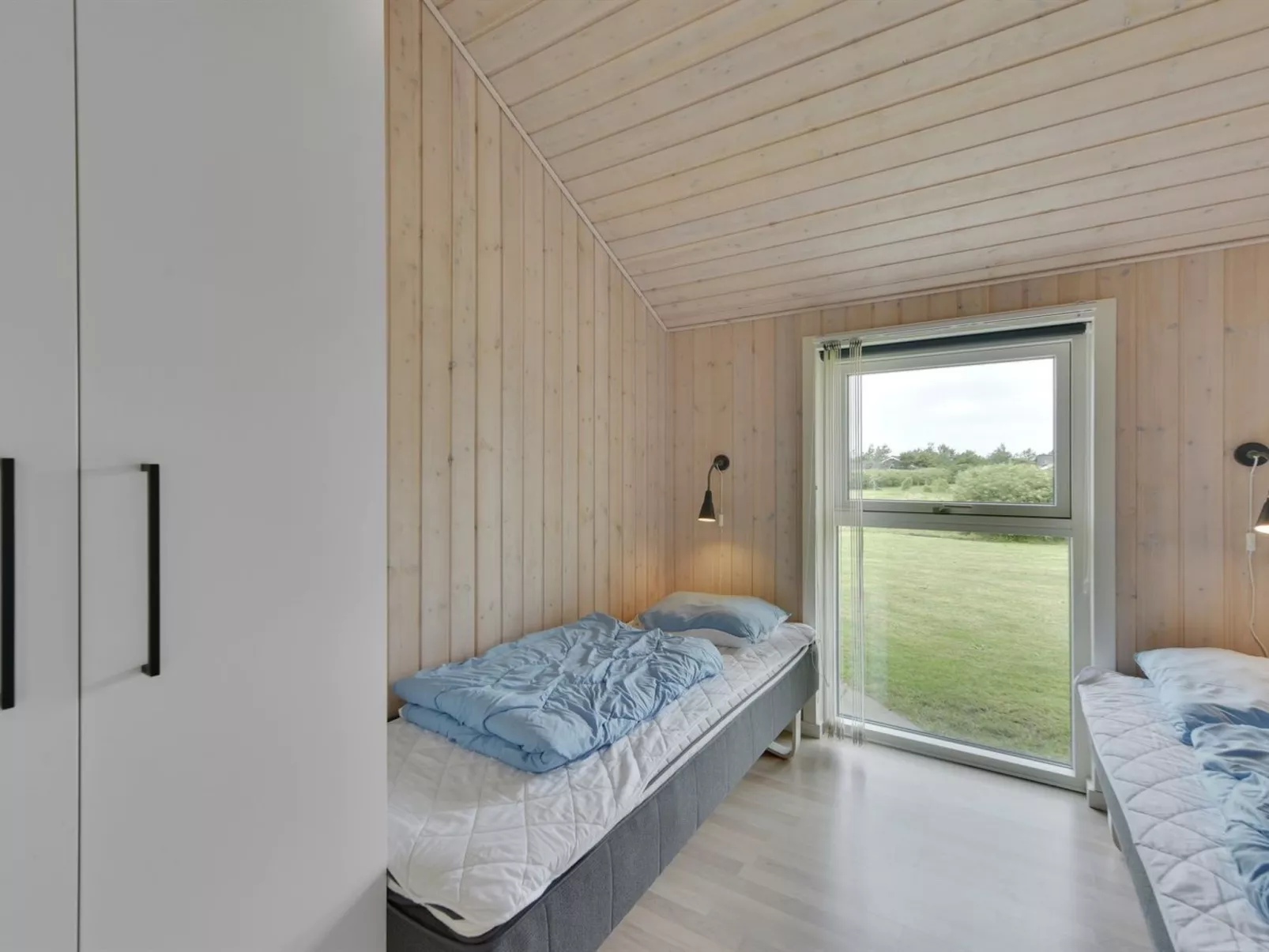 "Harth" - 700m to the fjord-Binnen