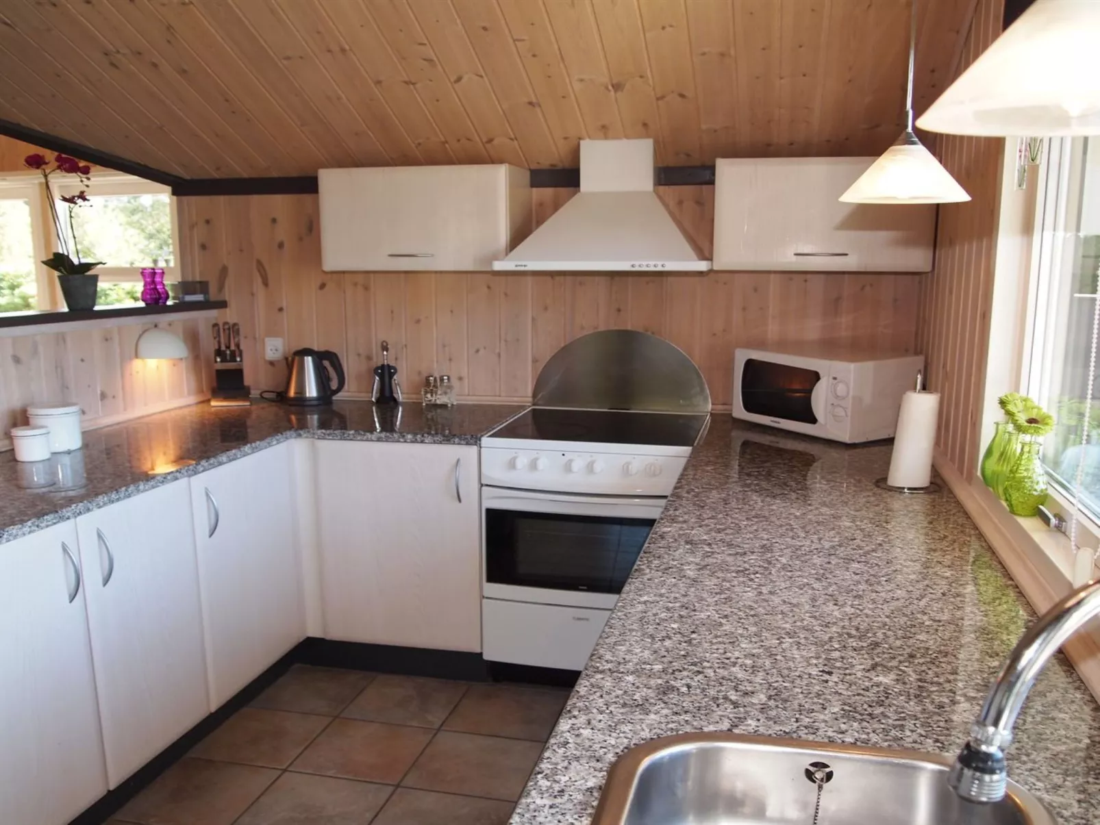 "Maureen" - 10.5km from the sea-Binnen