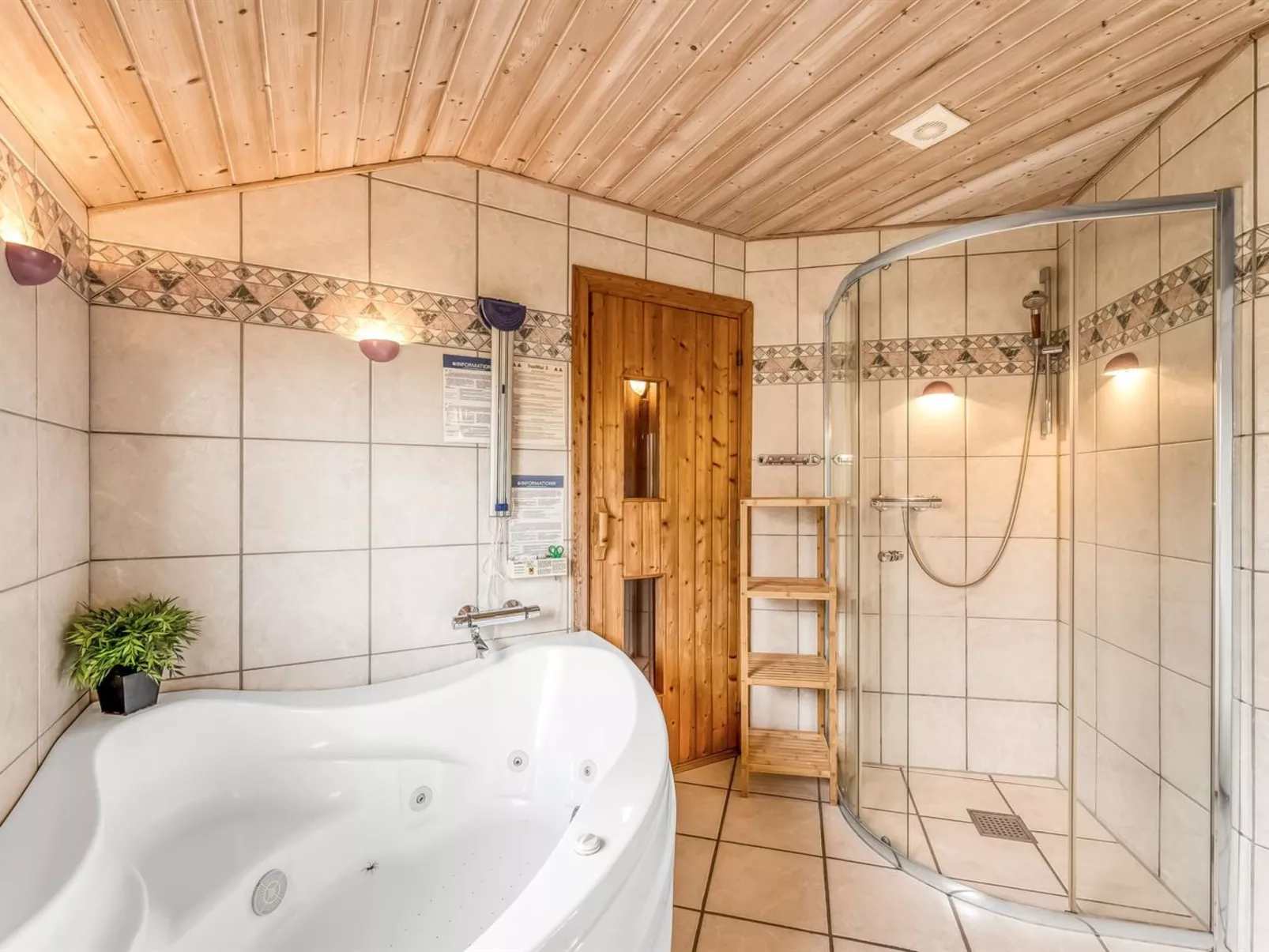 "Loviisa" - 300m to the fjord-Binnen