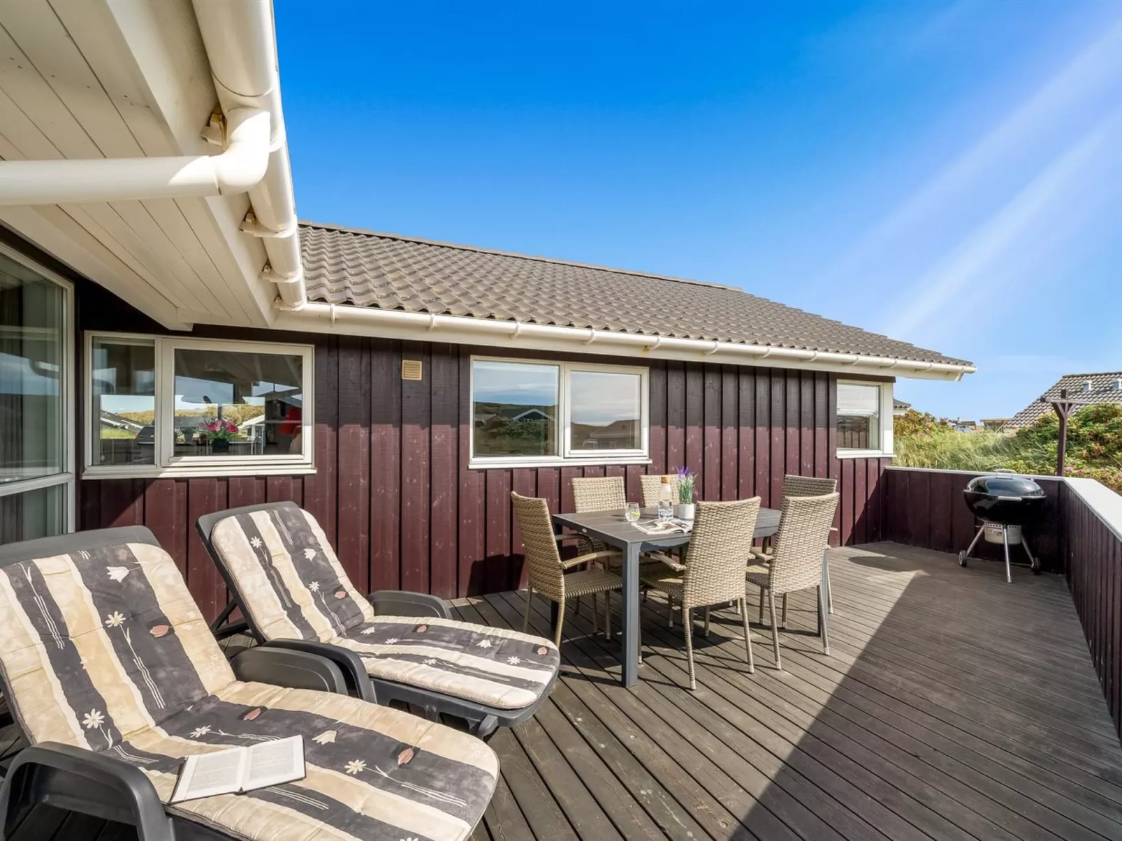 "Thrugot" -  from the sea-Buiten